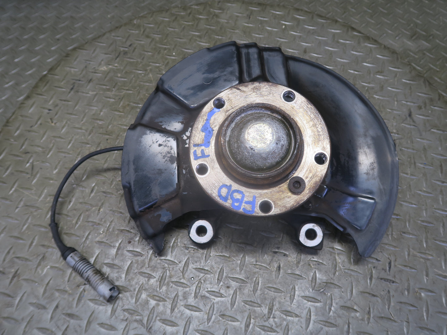 94-99 BMW E36 328iC Front Left Spindle Knuckle Wheel Hub Bearing OEM