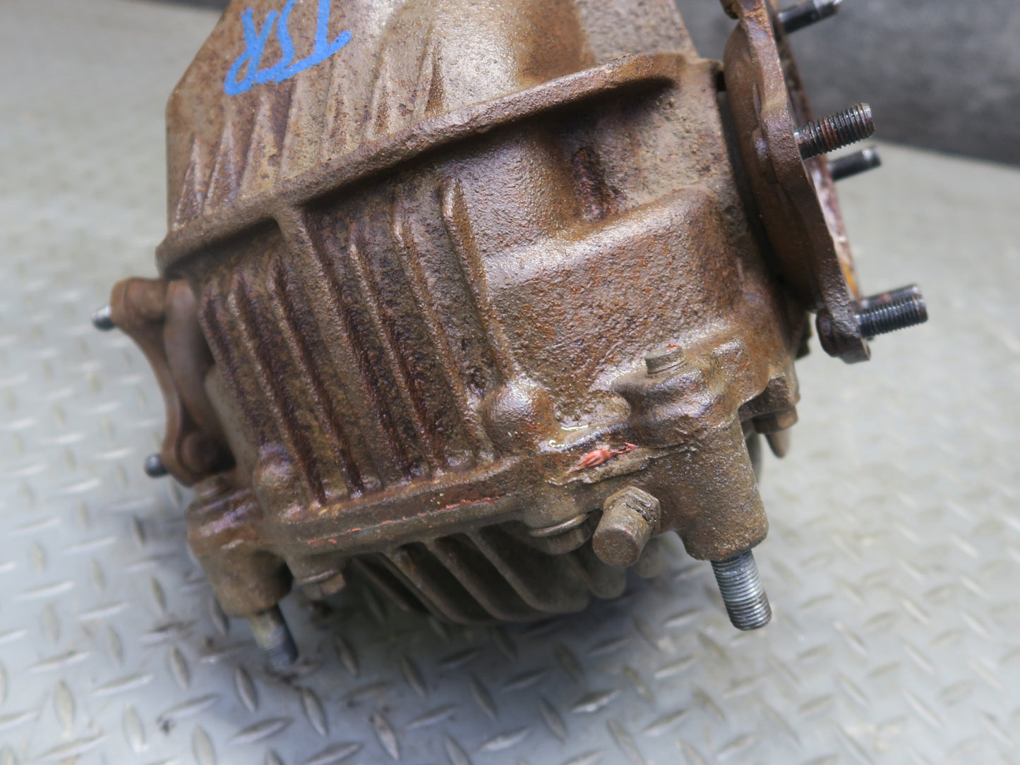 86-88 Toyota Supra MA70L NA M/T Rear Differential Carrier 4.3 Ratio 131k OEM