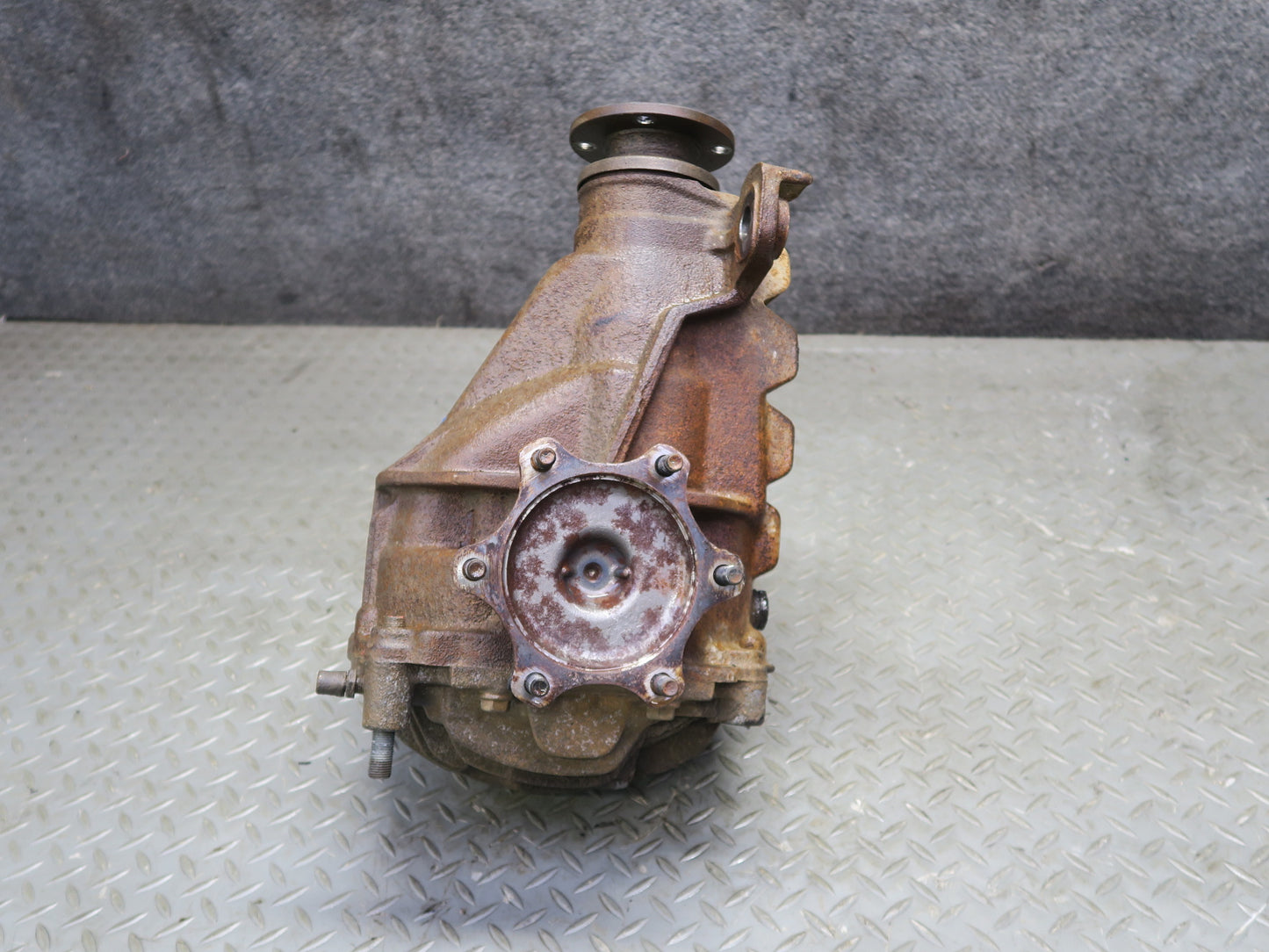 86-88 Toyota Supra MA70L NA M/T Rear Differential Carrier 4.3 Ratio 131k OEM