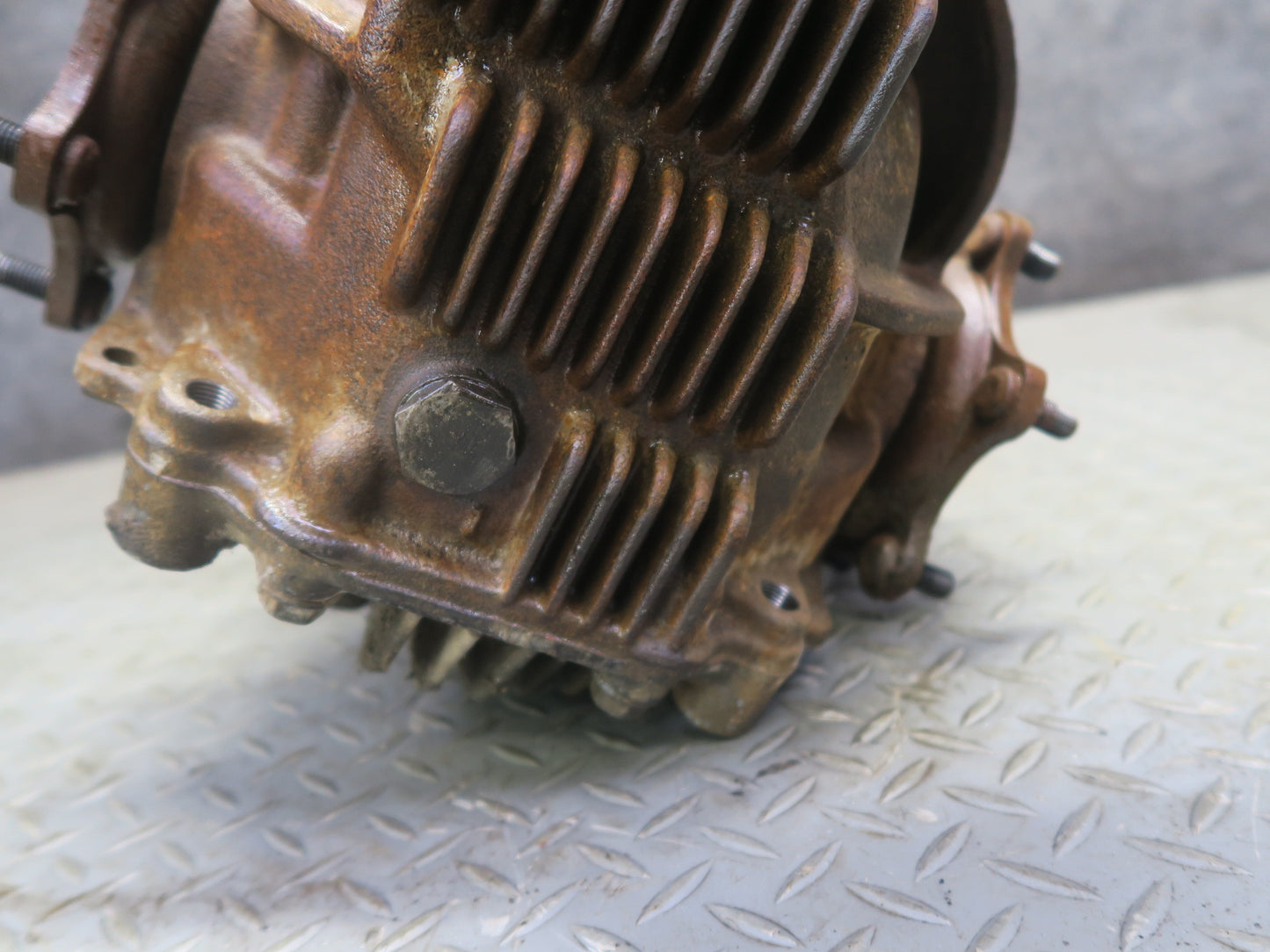 86-88 Toyota Supra MA70L NA M/T Rear Differential Carrier 4.3 Ratio 131k OEM