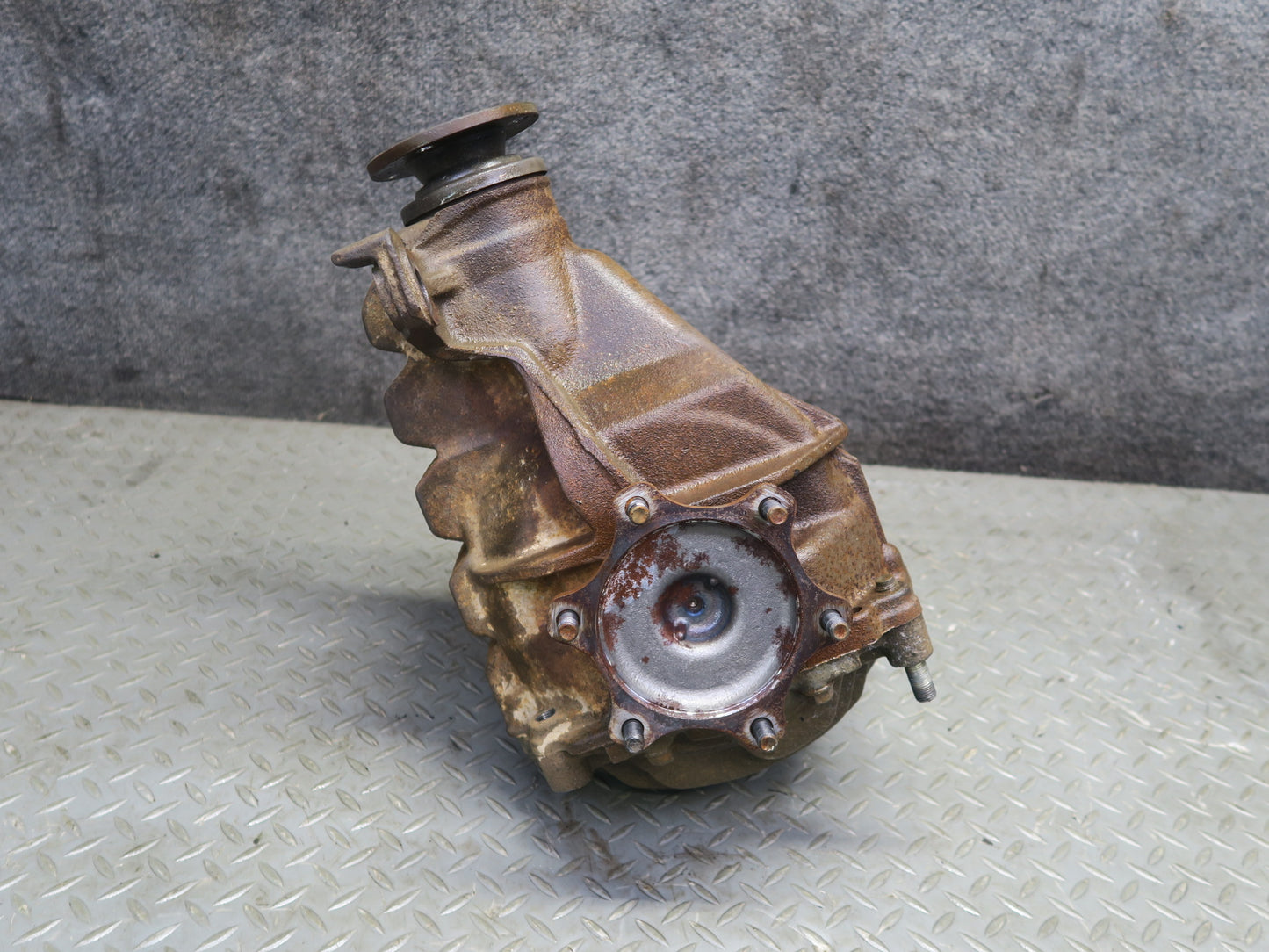 86-88 Toyota Supra MA70L NA M/T Rear Differential Carrier 4.3 Ratio 131k OEM