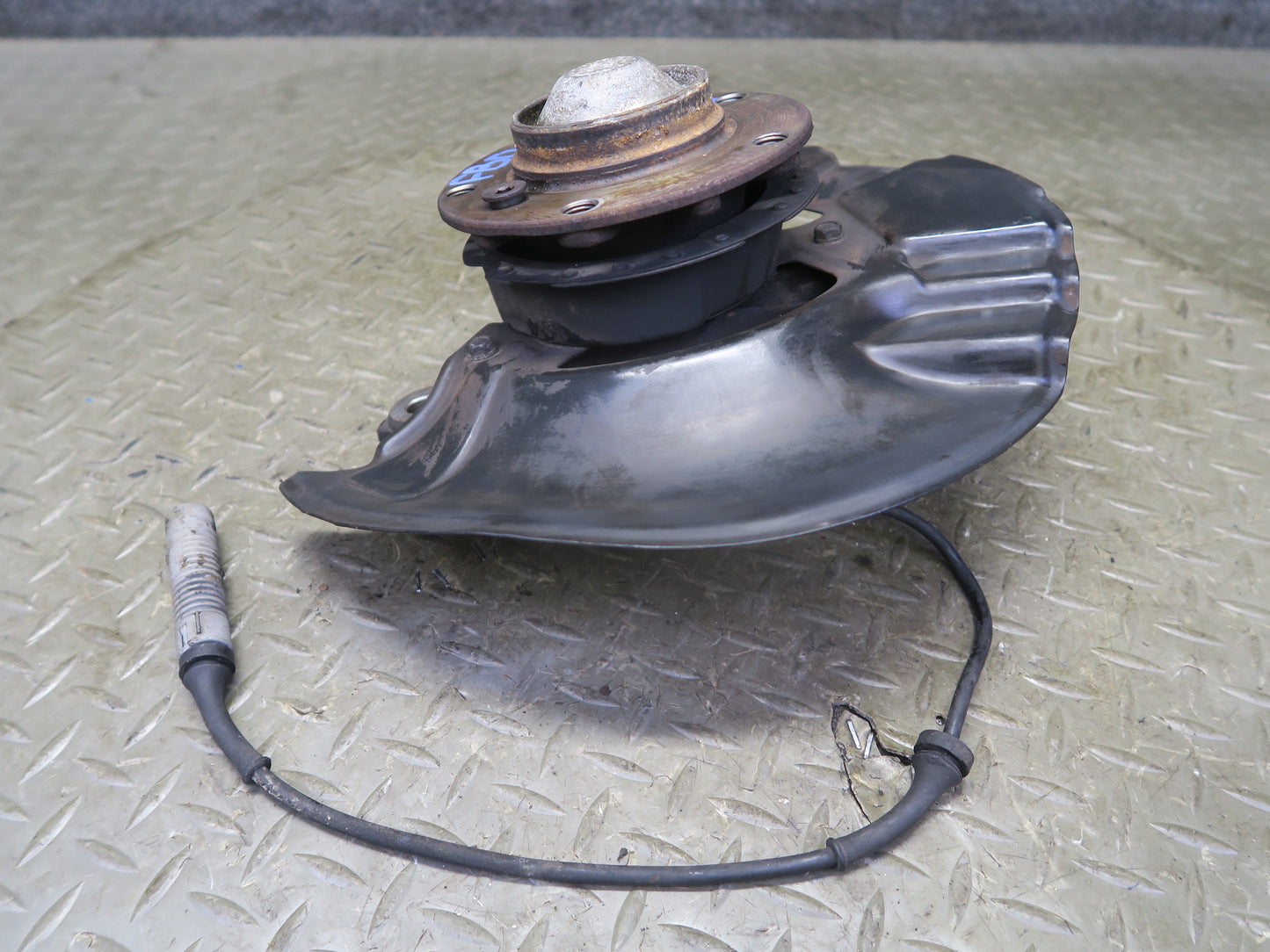 94-99 BMW E36 328iC Front Left Spindle Knuckle Wheel Hub Bearing OEM