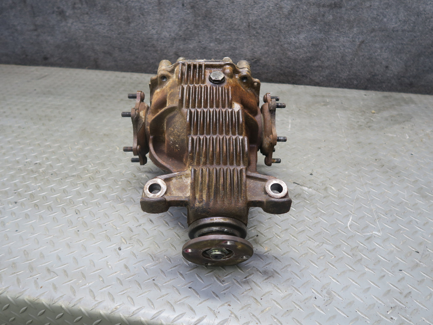 86-88 Toyota Supra MA70L NA M/T Rear Differential Carrier 4.3 Ratio 131k OEM