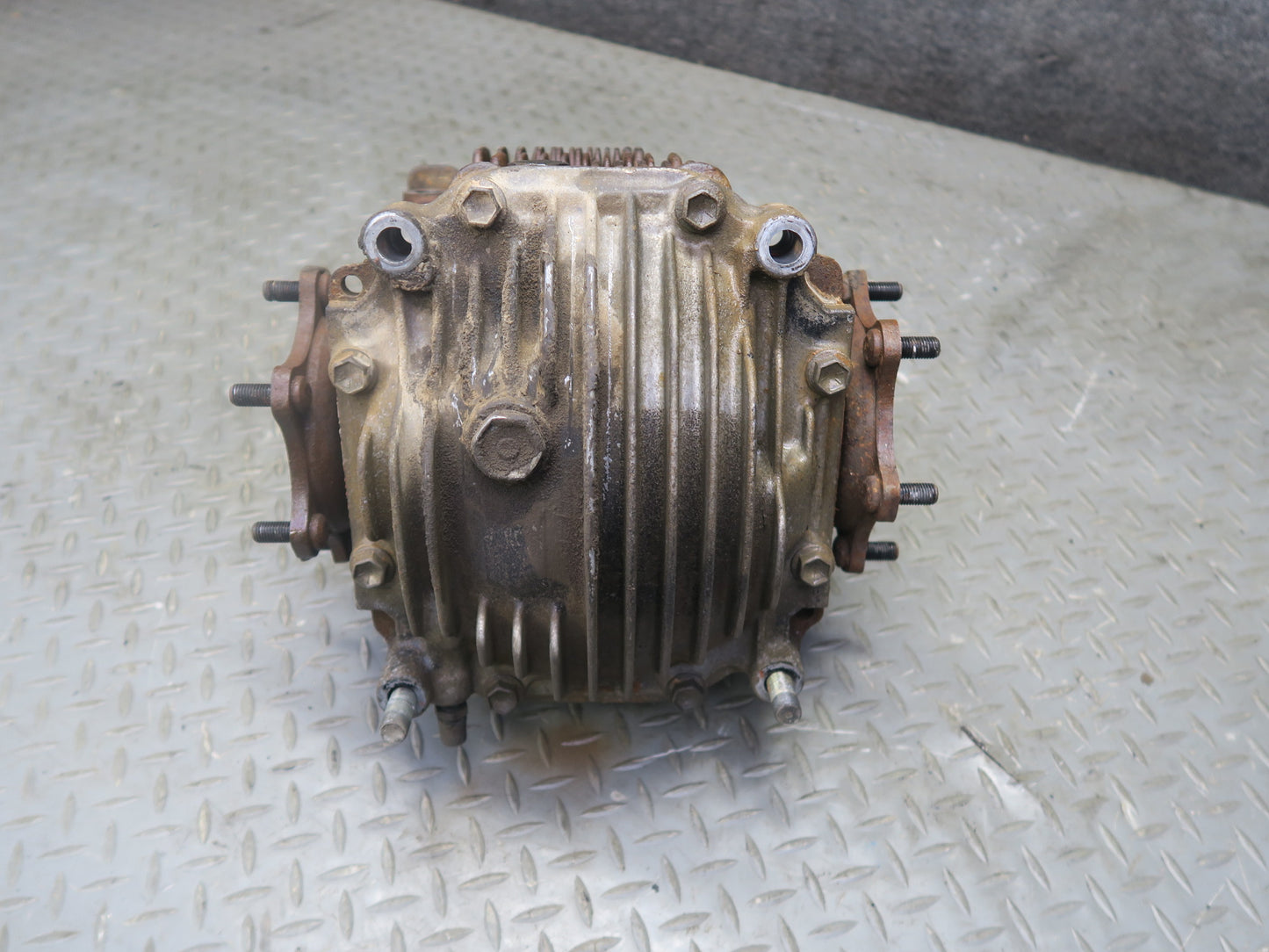 86-88 Toyota Supra MA70L NA M/T Rear Differential Carrier 4.3 Ratio 131k OEM