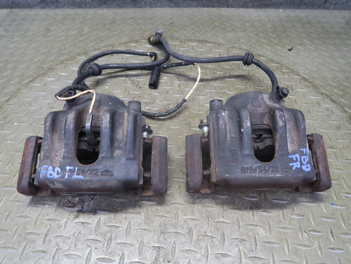 96-99 BMW E36 328iC Convertible Set of 2 Front Left & Right Brake Caliper OEM