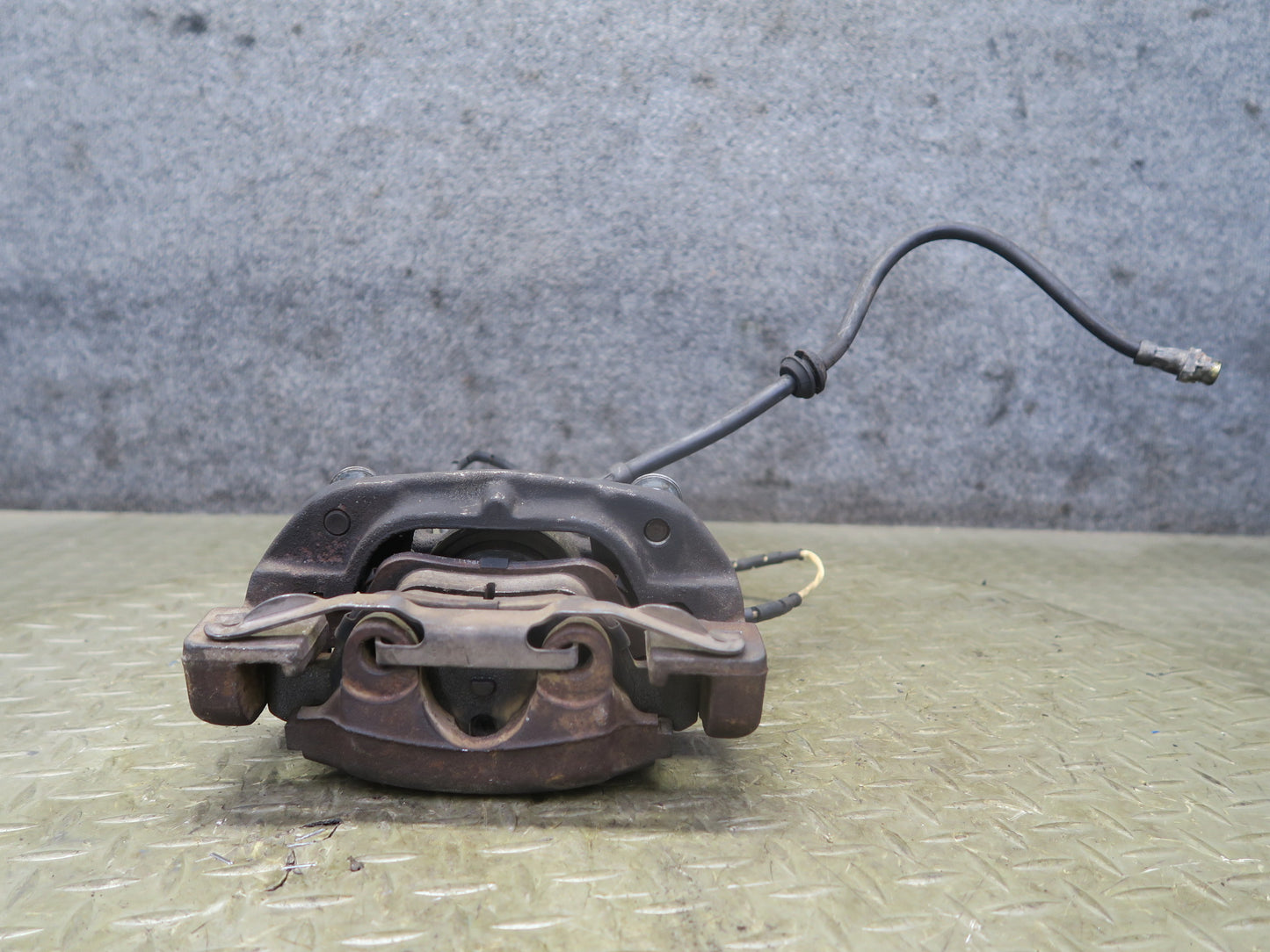 96-99 BMW E36 328iC Convertible Set of 2 Front Left & Right Brake Caliper OEM