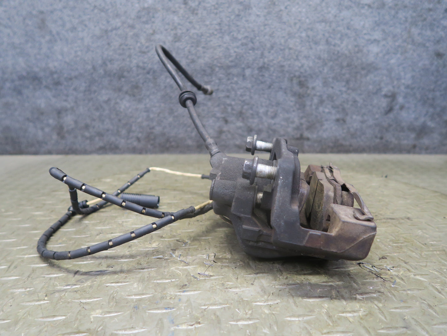 96-99 BMW E36 328iC Convertible Set of 2 Front Left & Right Brake Caliper OEM