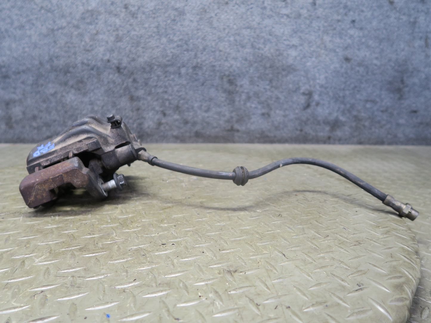 96-99 BMW E36 328iC Convertible Set of 2 Front Left & Right Brake Caliper OEM