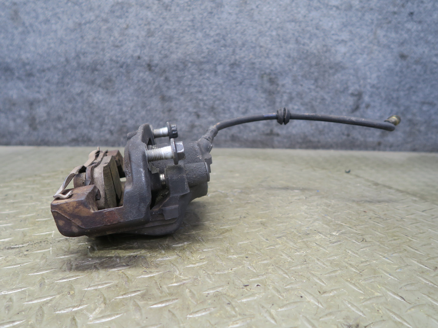 96-99 BMW E36 328iC Convertible Set of 2 Front Left & Right Brake Caliper OEM