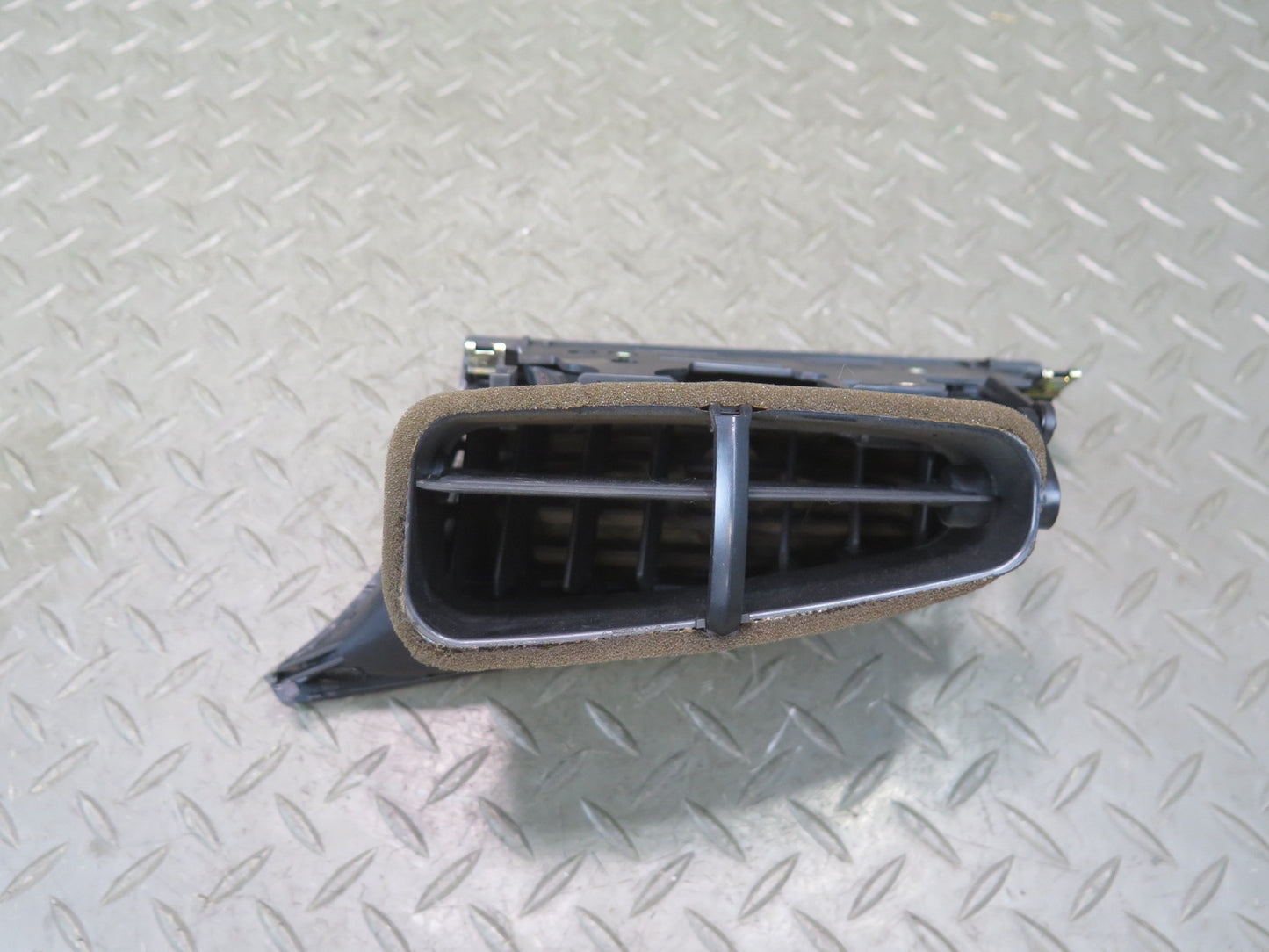 94-99 BMW E36 328iC Dash Front Center A/C Air Vent Grille OEM