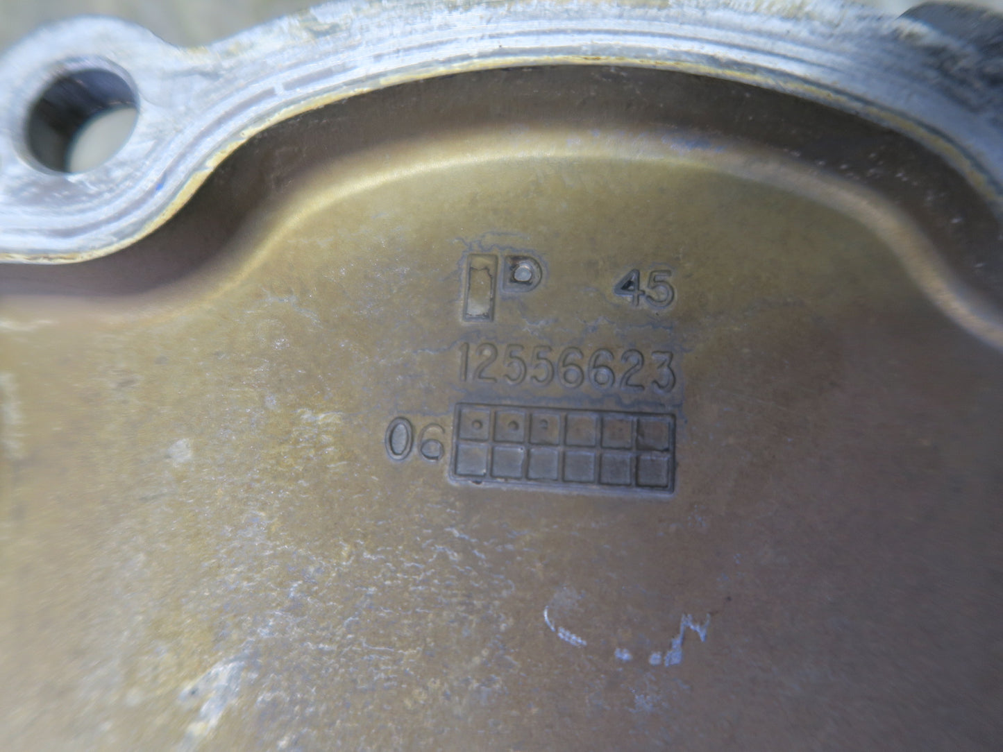 2003-2007 Hummer H2 6.0L Front Engine Motor Timing Plate Cover 12556623