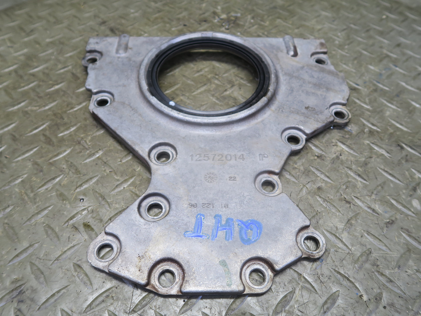 2003-2007 Hummer H2 6.0L Rear Engine Motor Block Cover Main Seal