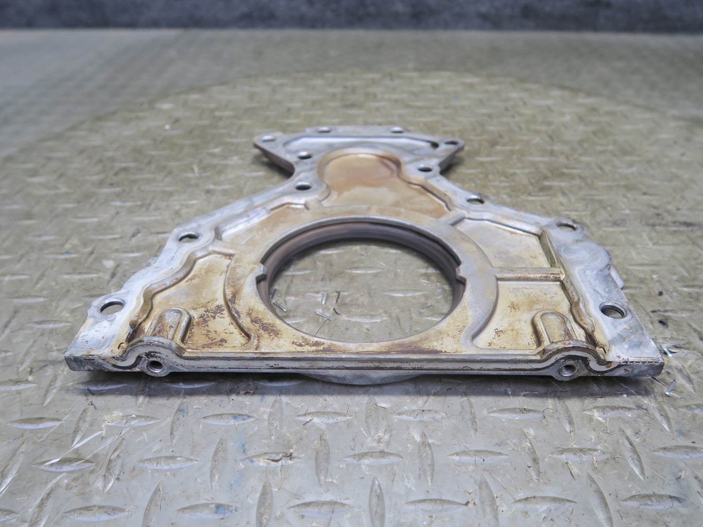 2003-2007 Hummer H2 6.0L Rear Engine Motor Block Cover Main Seal
