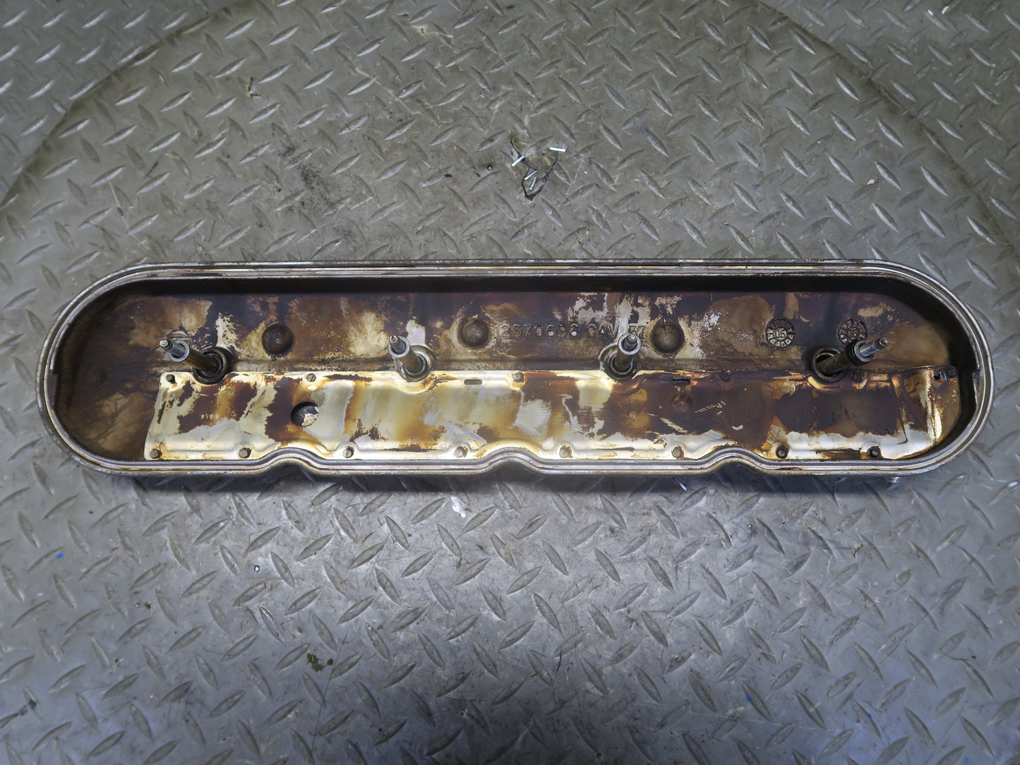 2003-2007 Hummer H2 6.0L Engine Left Driver Side Cylinder Head Valve Cover