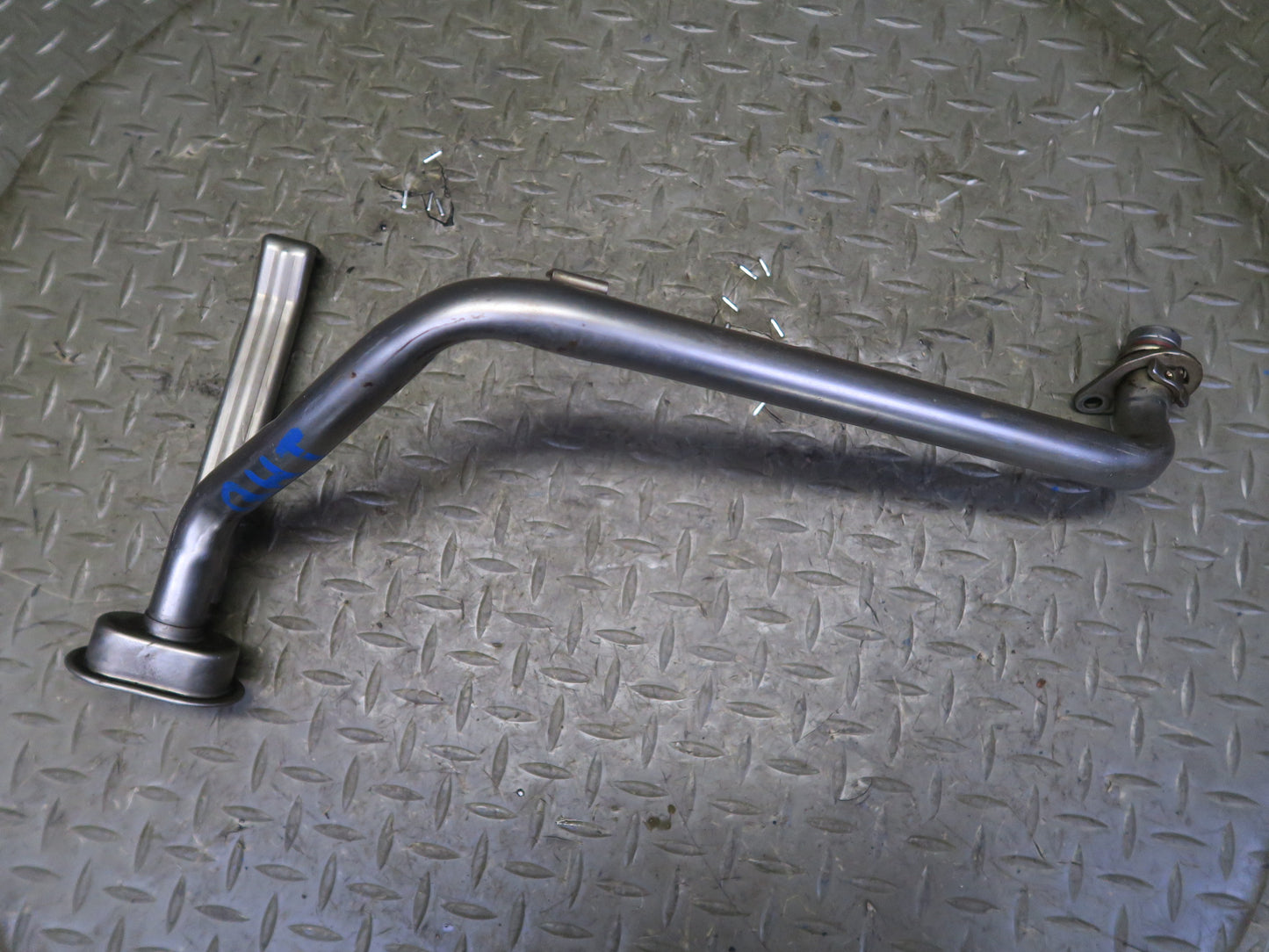2003-2007 Hummer H2 6.0L Engine Motor Oil Pan Pump Pickup Tube