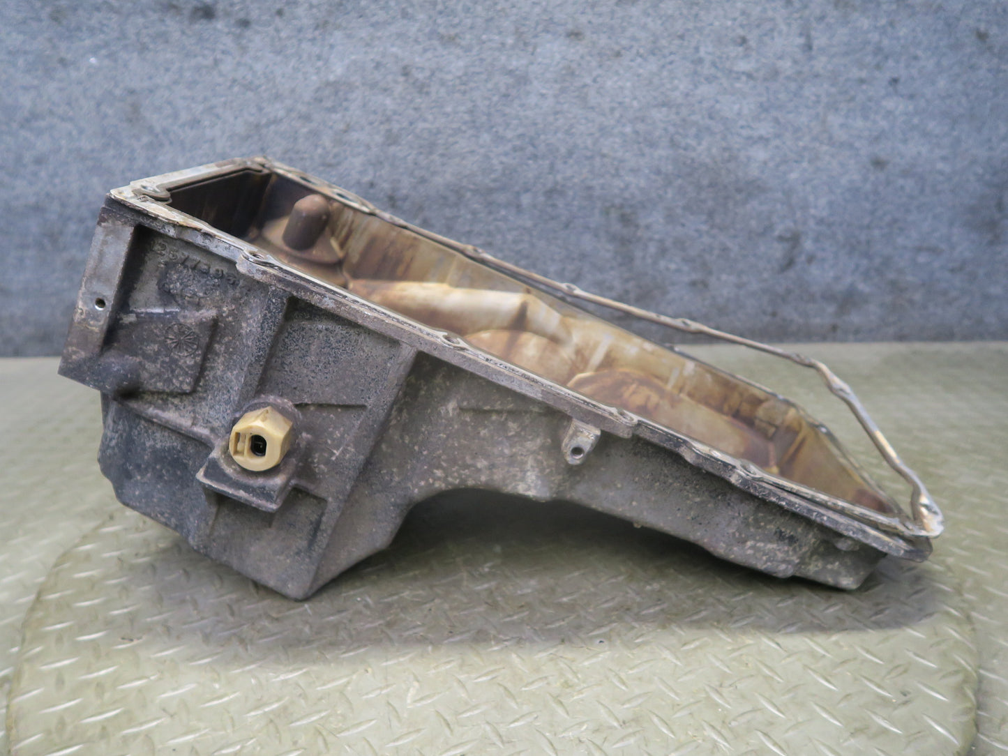 2003-2007 Hummer H2 6.0L Engine Motor Lower Oil Pan 12579273