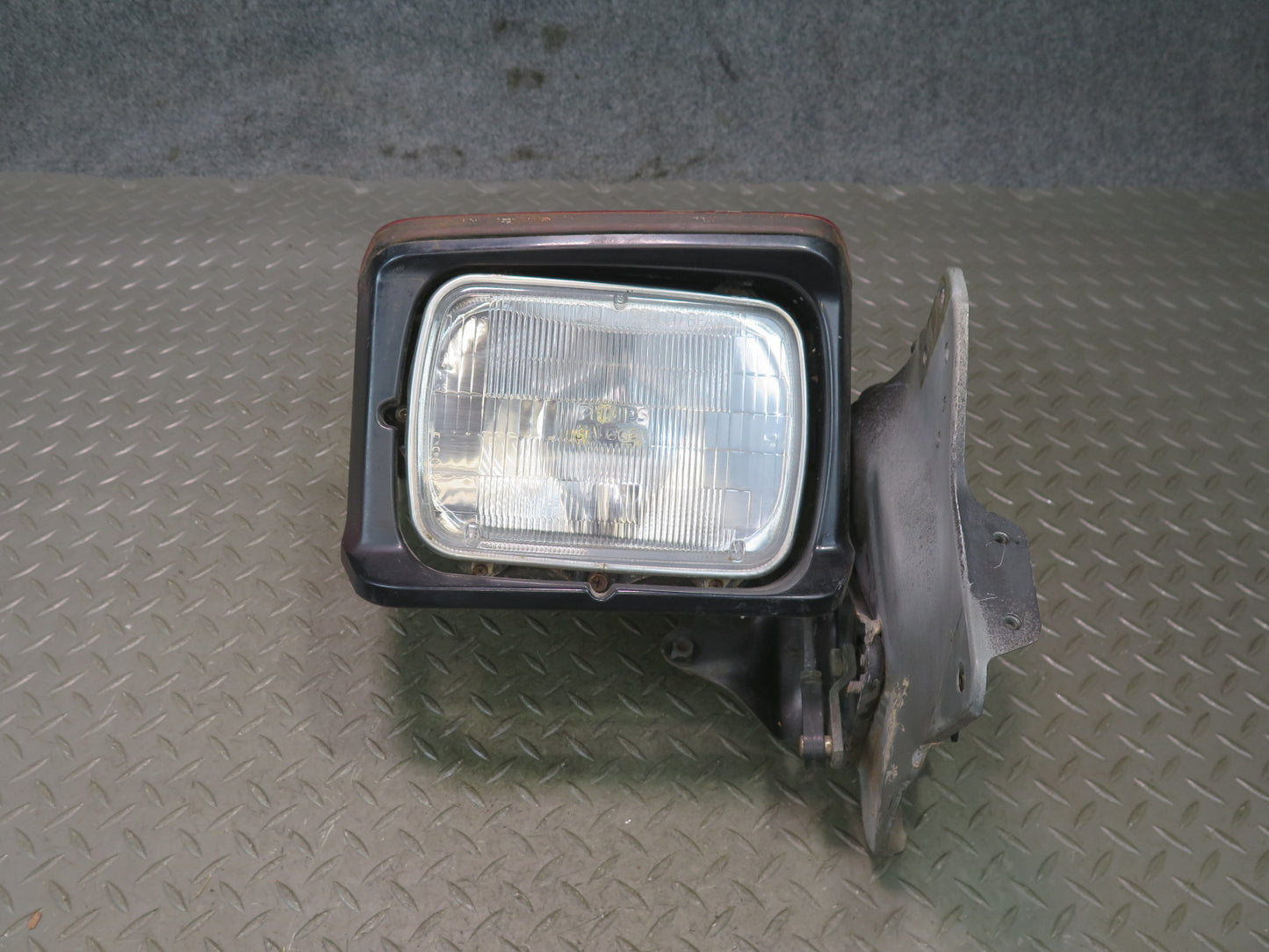 86-87 Toyota Supra MA70L Front Right Headlight POP UP Lamp w Cover & Motor OEM