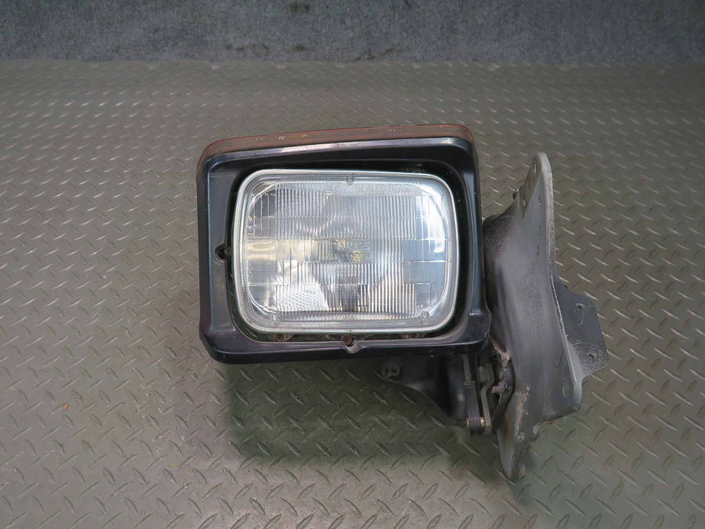 86-87 Toyota Supra MA70L Front Right Headlight POP UP Lamp w Cover & Motor OEM