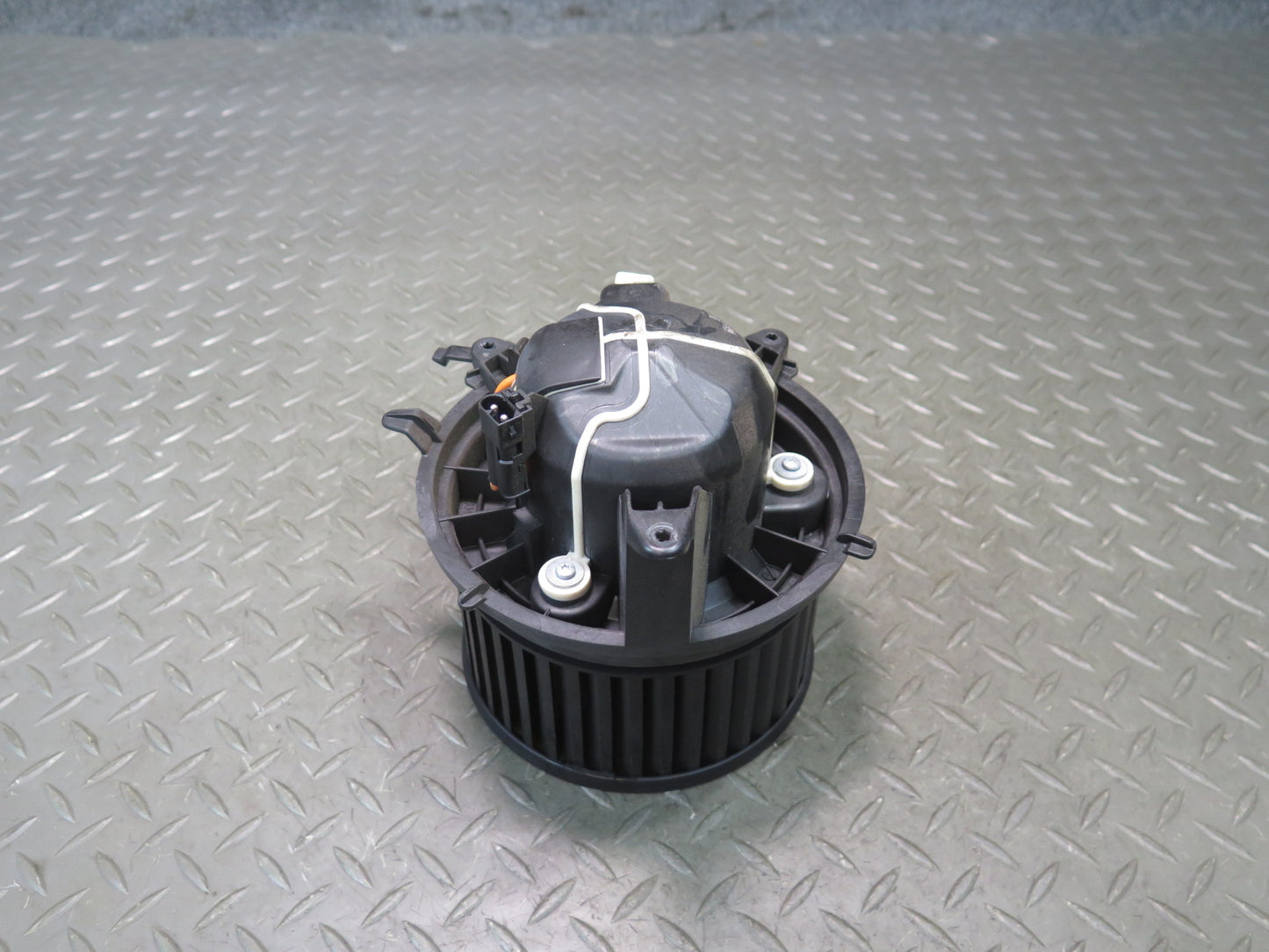 07-13 Mini Cooper R55 R56 R57 R58 R59 A/C Heater Blower Motor Fan 3422646 OEM