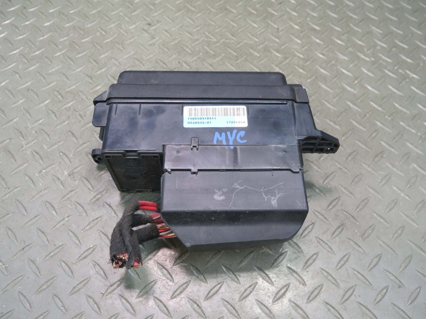 11-15 Mini Cooper R57 Convertible Engine Bay Fuse Relay Box 9240943 OEM