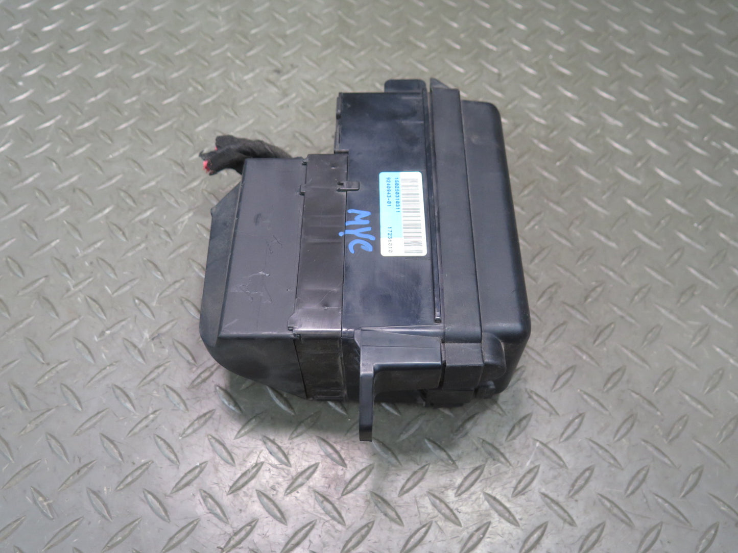 11-15 Mini Cooper R57 Convertible Engine Bay Fuse Relay Box 9240943 OEM
