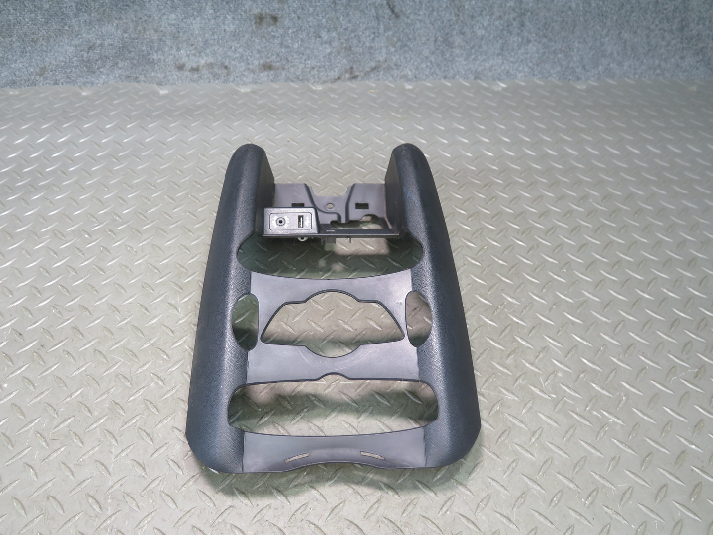 11-15 Mini R56 R58 R57 Dash Center AC Heater Trim Cover w AUX & USB Socket OEM