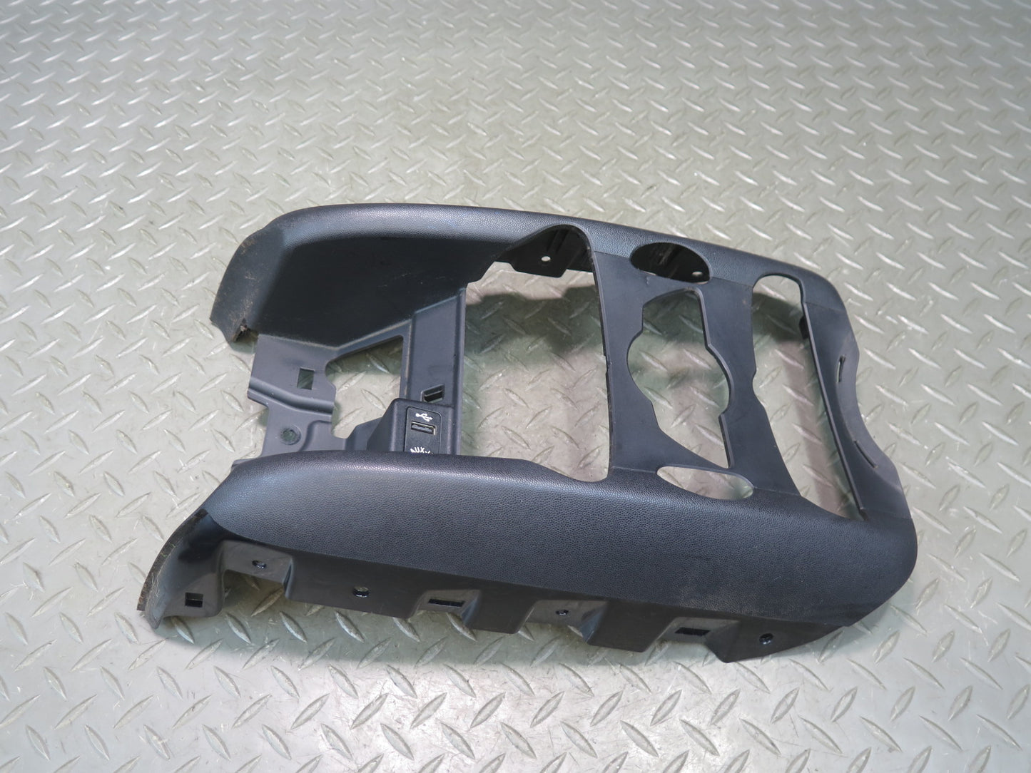 11-15 Mini R56 R58 R57 Dash Center AC Heater Trim Cover w AUX & USB Socket OEM