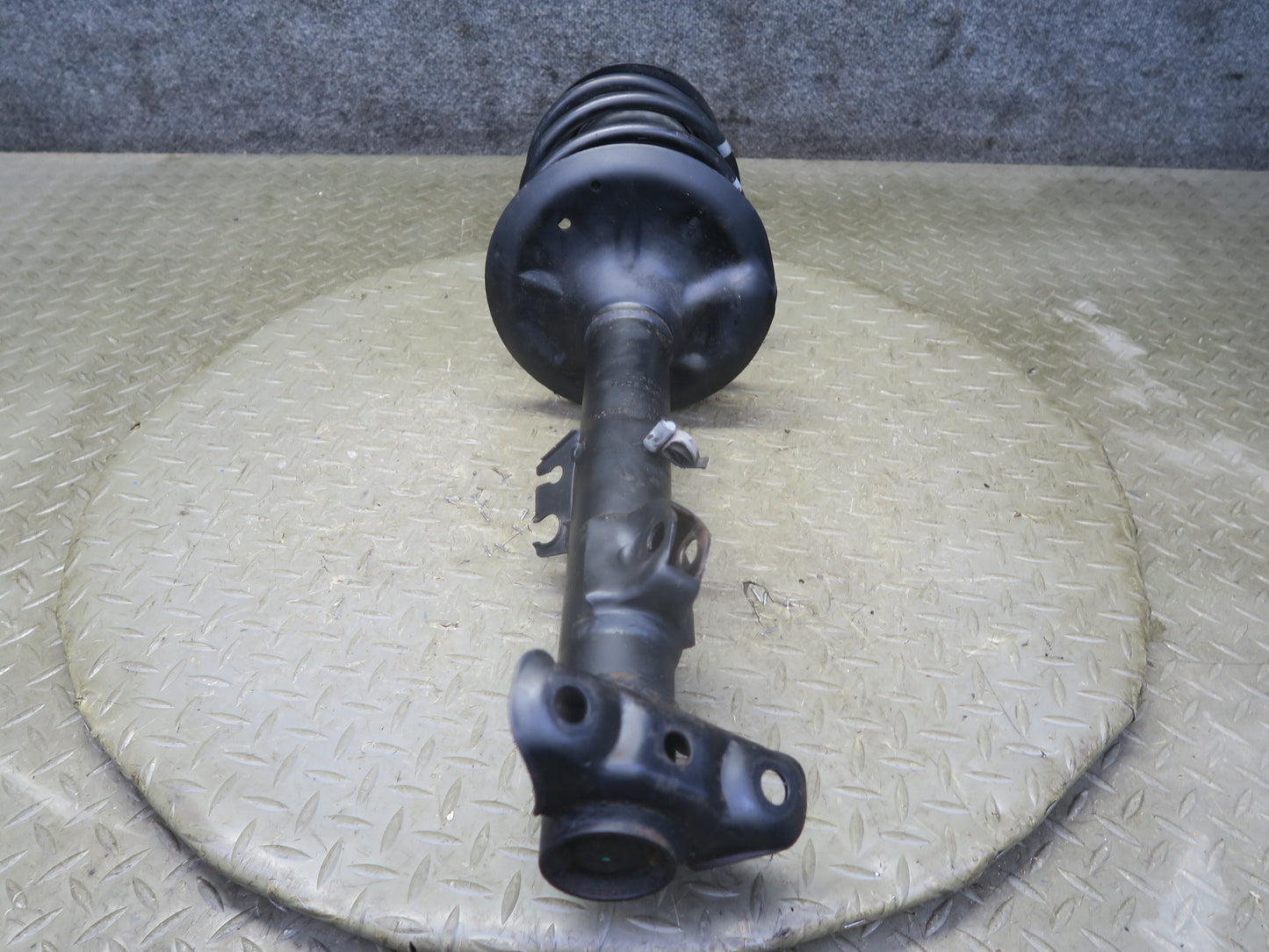 96-99 BMW E36 328iC Convertible Set of 2 Front Aftermarket Strut Shock Absorber