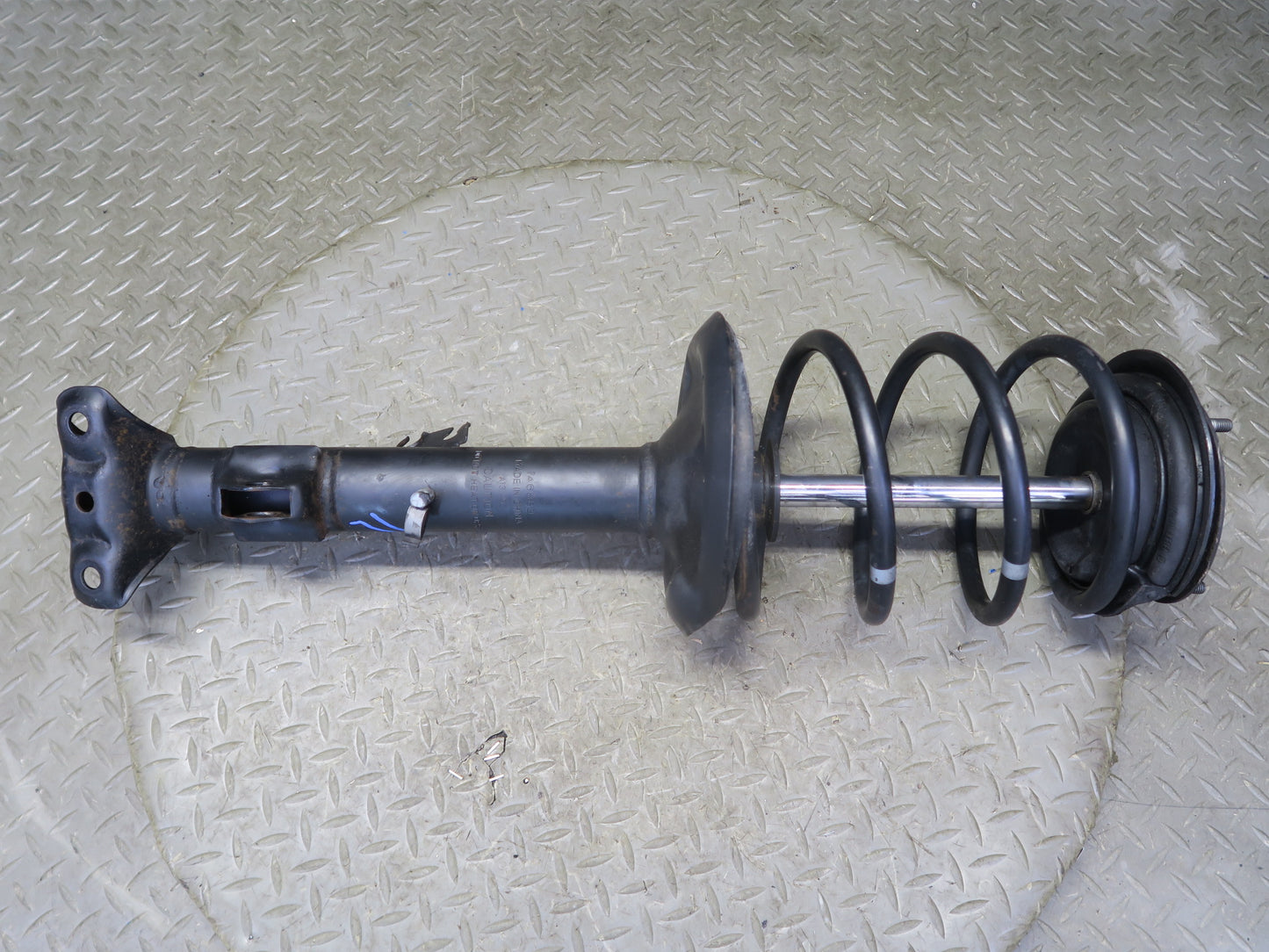 96-99 BMW E36 328iC Convertible Set of 2 Front Aftermarket Strut Shock Absorber