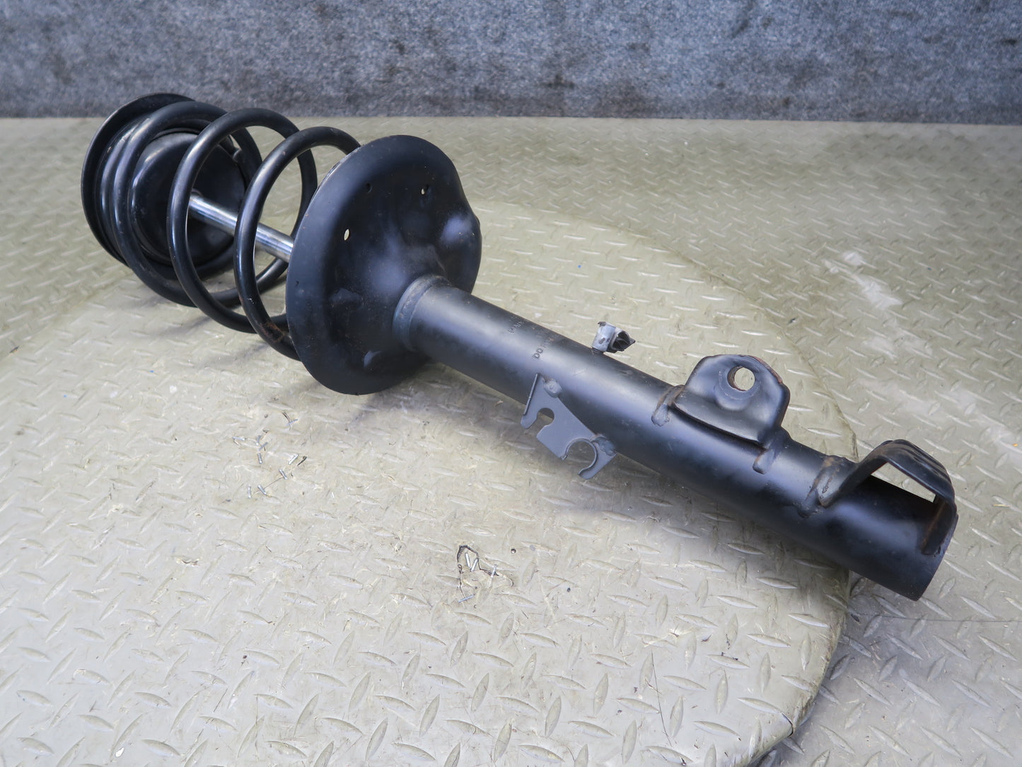 96-99 BMW E36 328iC Convertible Set of 2 Front Aftermarket Strut Shock Absorber