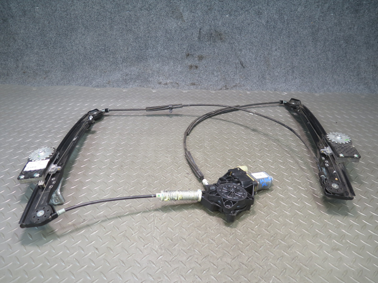 07-13 Mini R55 R56 R57 Front Left Door Window Regulator w Motor 2757043 OEM