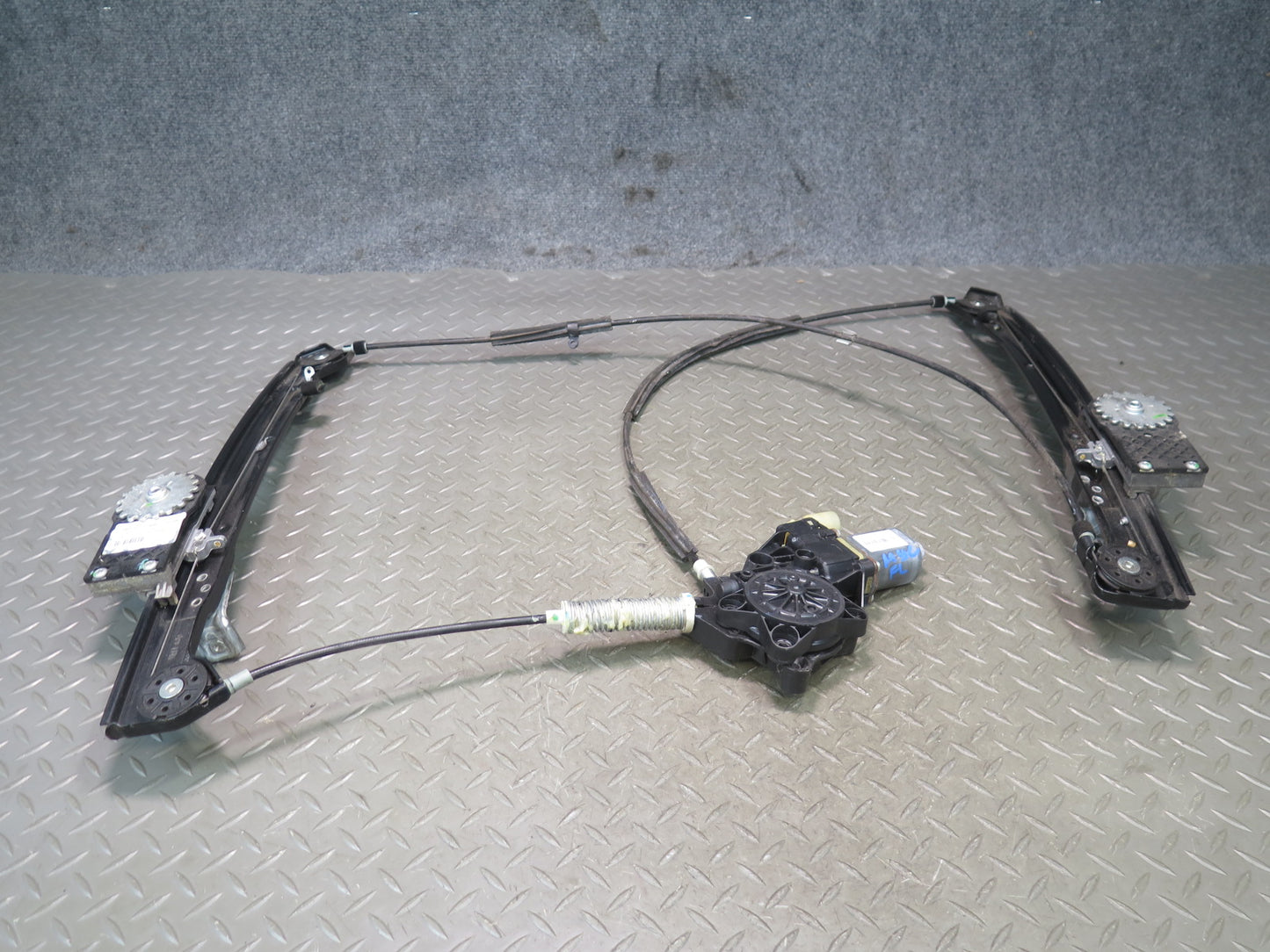 07-13 Mini R55 R56 R57 Front Left Door Window Regulator w Motor 2757043 OEM