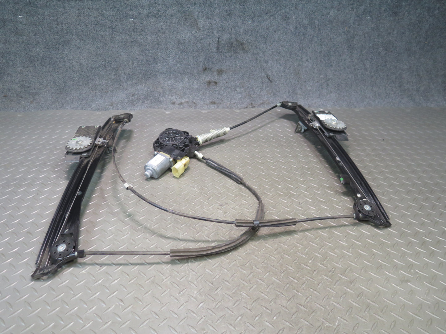 07-13 Mini R55 R56 R57 Front Left Door Window Regulator w Motor 2757043 OEM