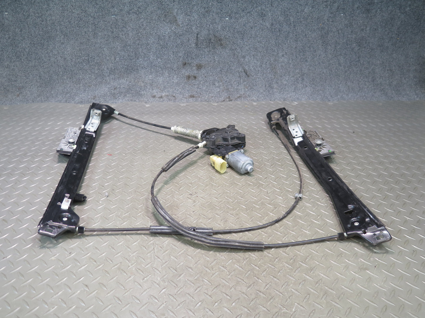 07-13 Mini R55 R56 R57 Front Left Door Window Regulator w Motor 2757043 OEM