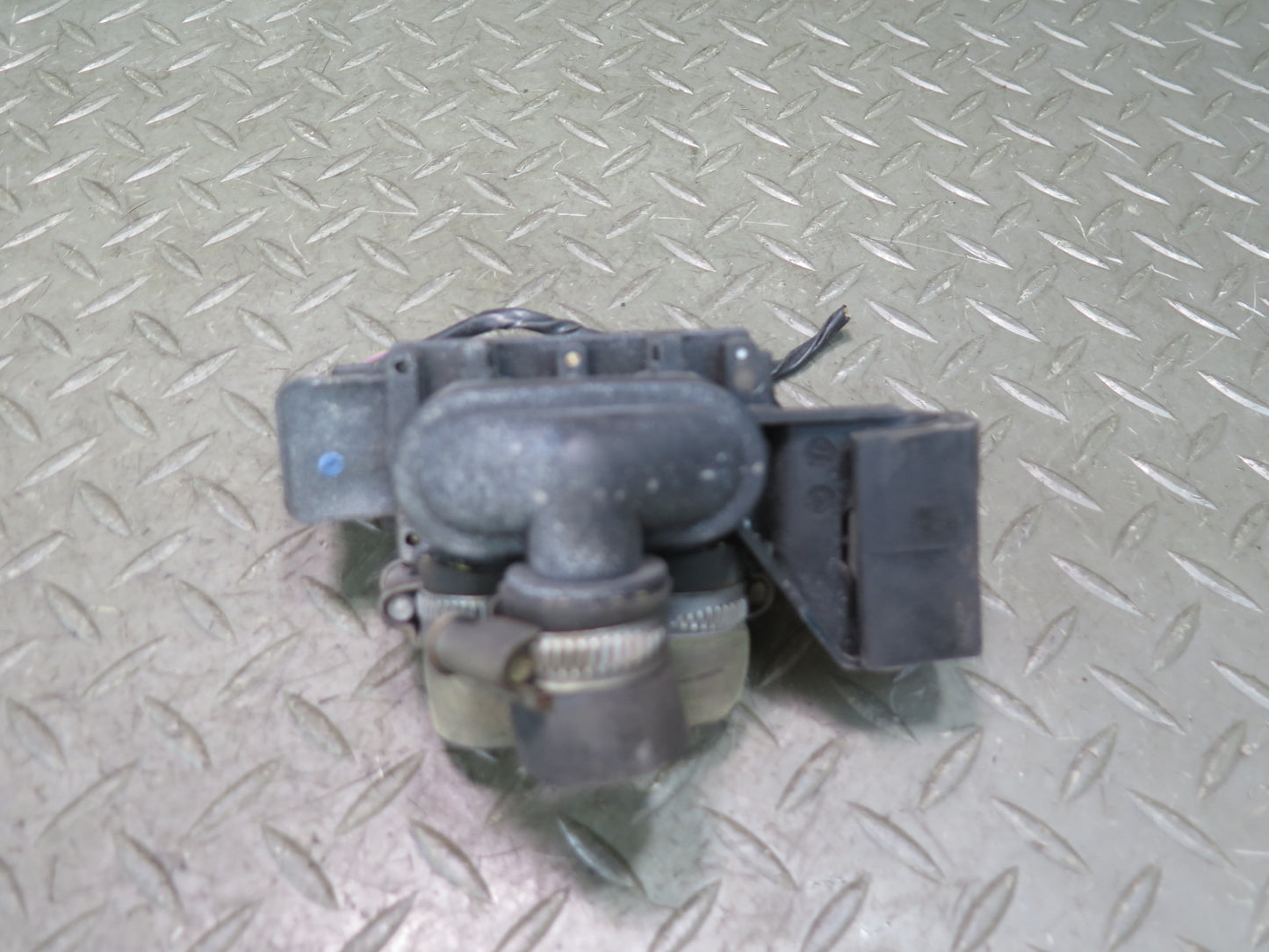 94-99 BMW E36 325iC 328iC Heater Control Water Valve 79K Miles OEM