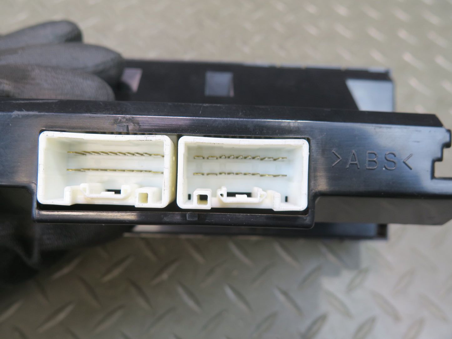 02-05 Lexus JCE10L IS300 A/C Heater Climate Control Switch Panel 88650-53060 OEM