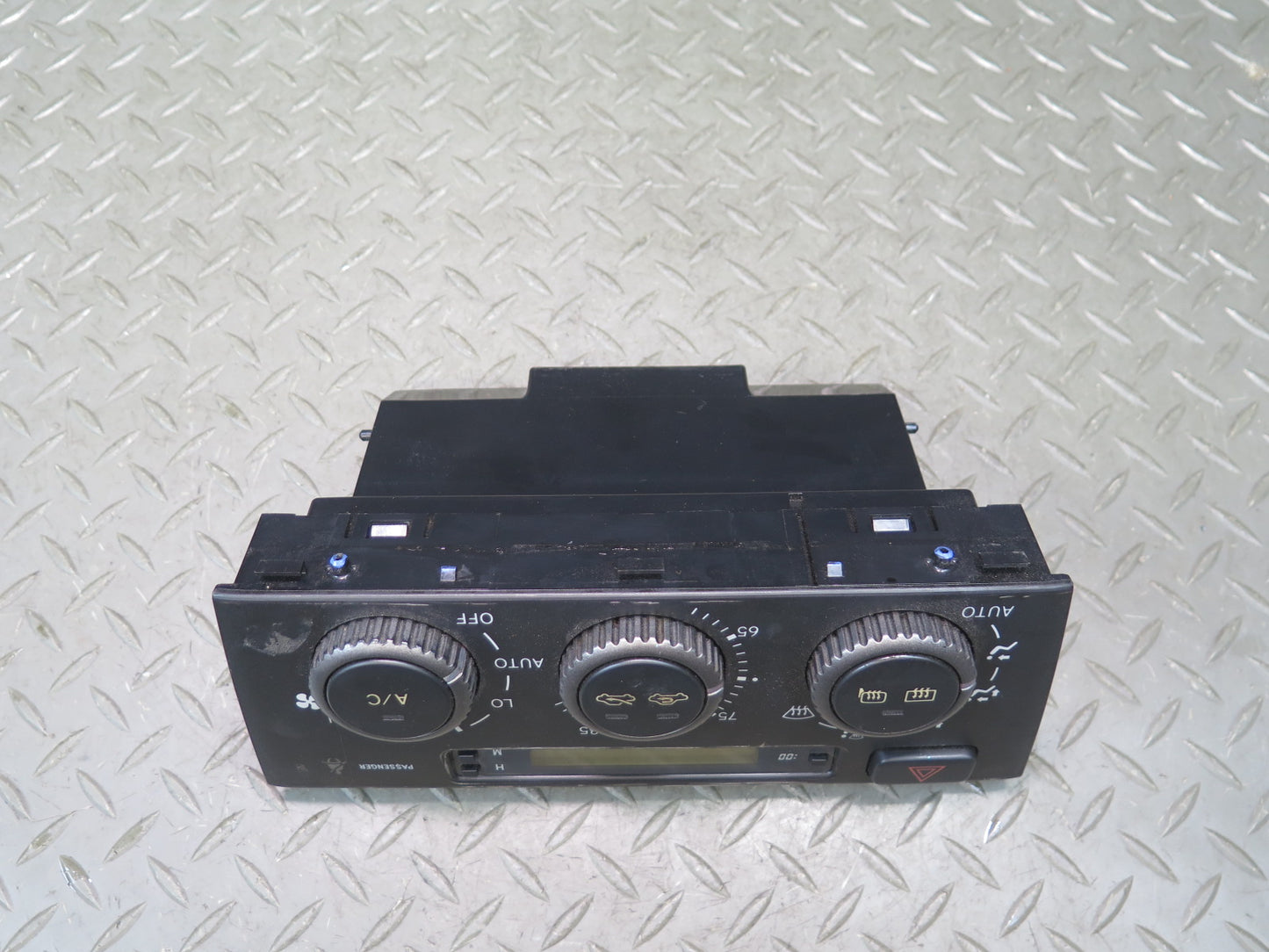 02-05 Lexus JCE10L IS300 A/C Heater Climate Control Switch Panel 88650-53060 OEM