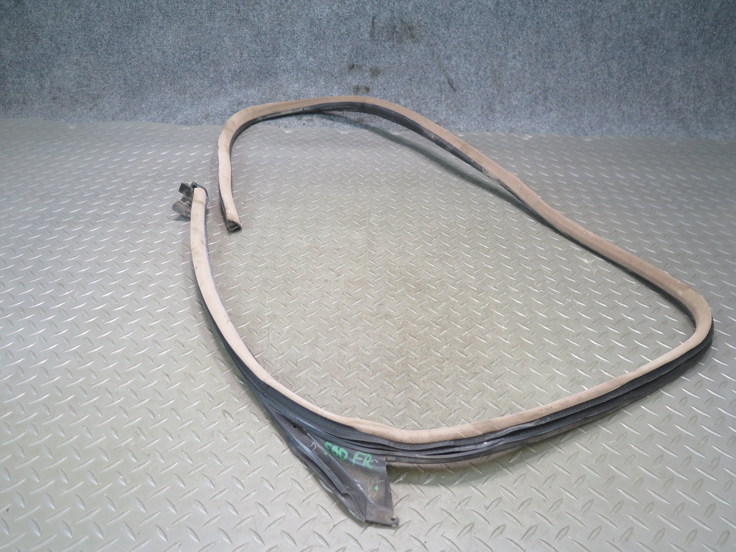 96-99 BMW E36 328iC Convertible Right Door Weatherstrip Rubber Seal OEM
