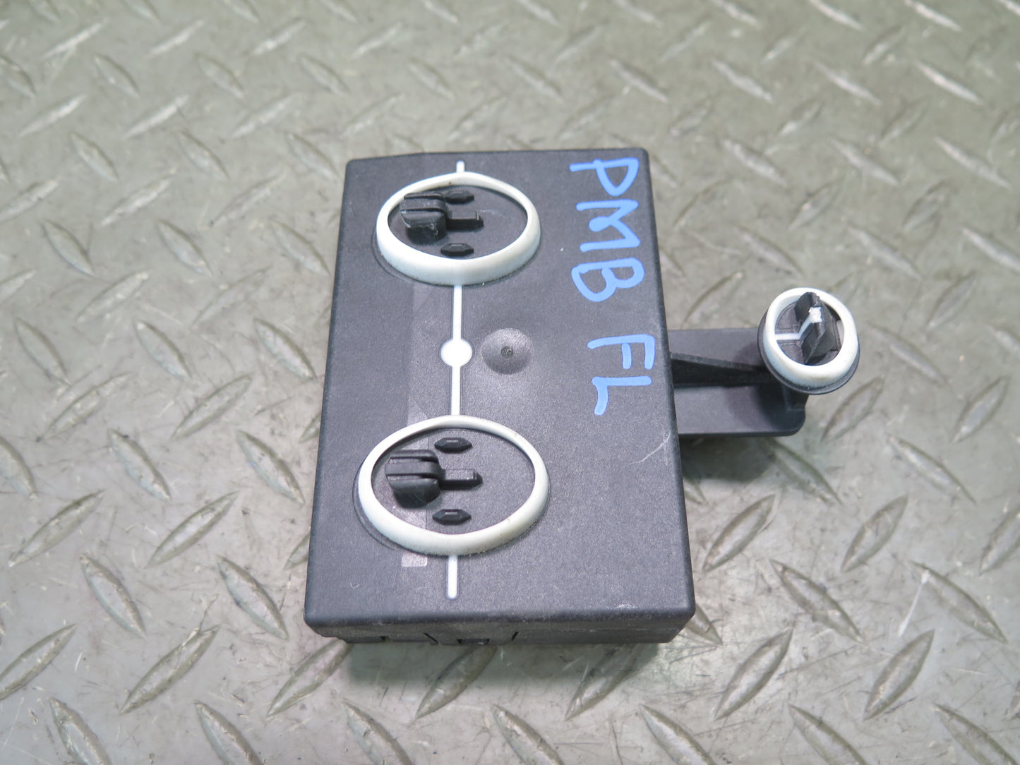 2015-2018 Porsche Macan Front Left Door Control Module 4H0959793AC