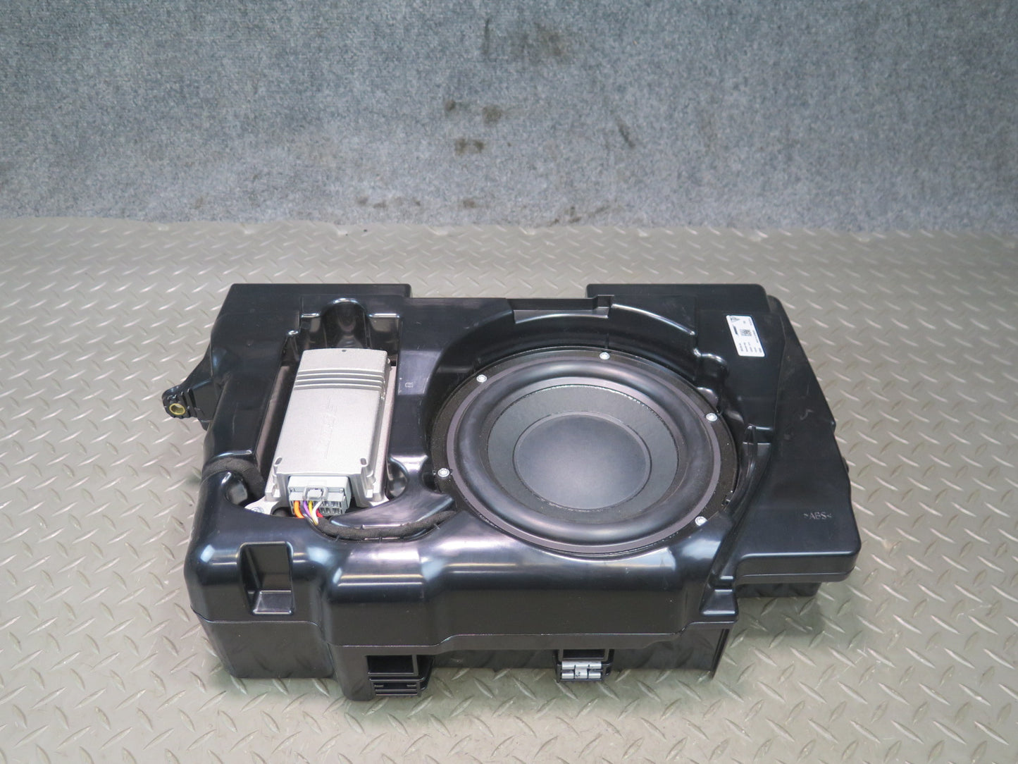 2015-2025 Porsche Macan Rear Bose Subwoofer Audio Speaker W/amplifier