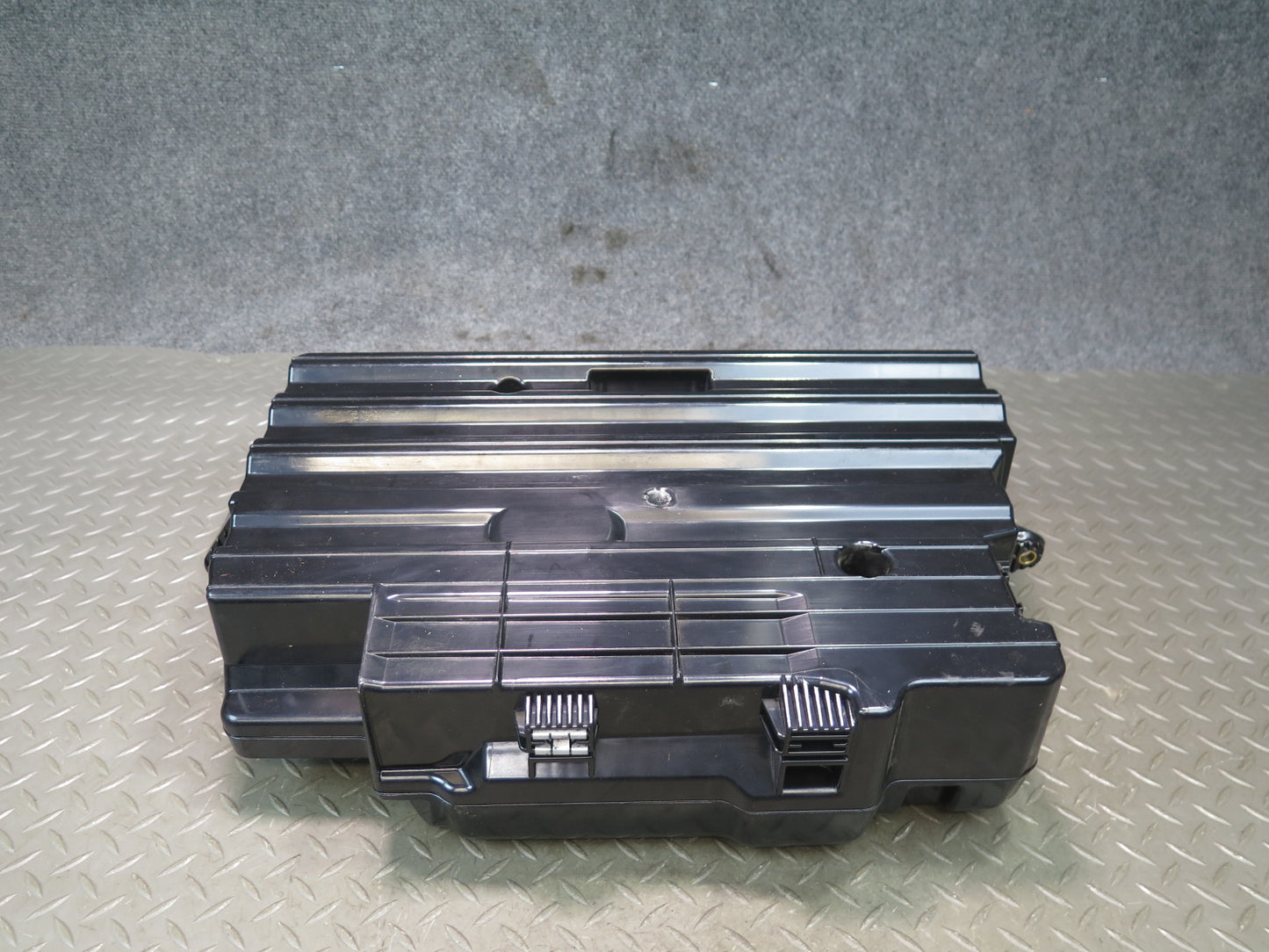 2015-2025 Porsche Macan Rear Bose Subwoofer Audio Speaker W/amplifier