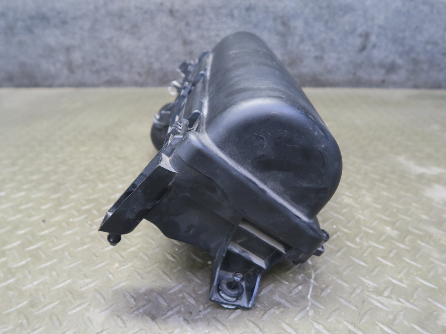 11-13 Mini S R55 R56 R57 R58 N18 1.6L Engine Air Intake Cleaner Box 7583680 OEM