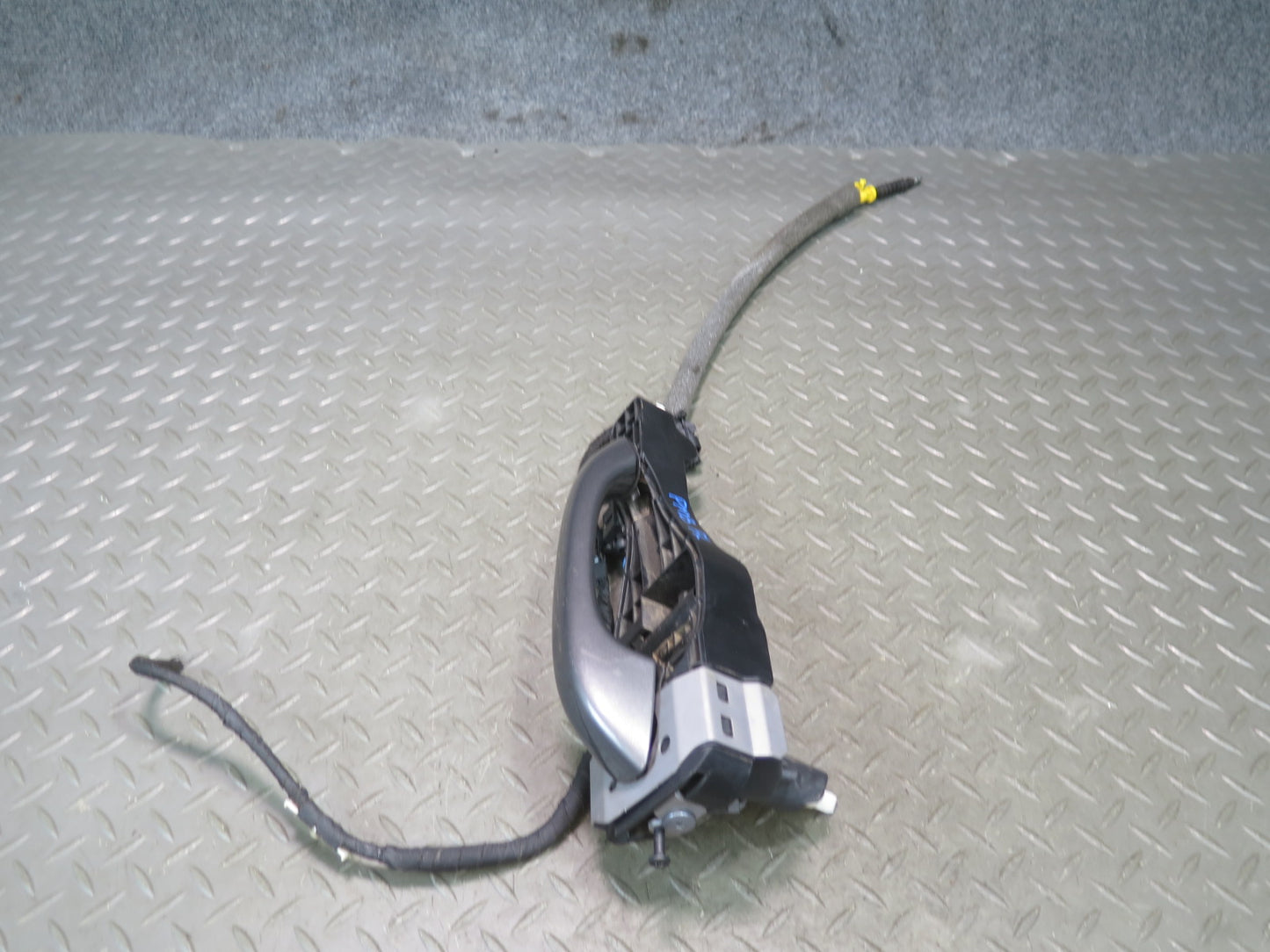 2015-2018 Porsche Macan Front Left Door Exterior Handle w Keyless Entry