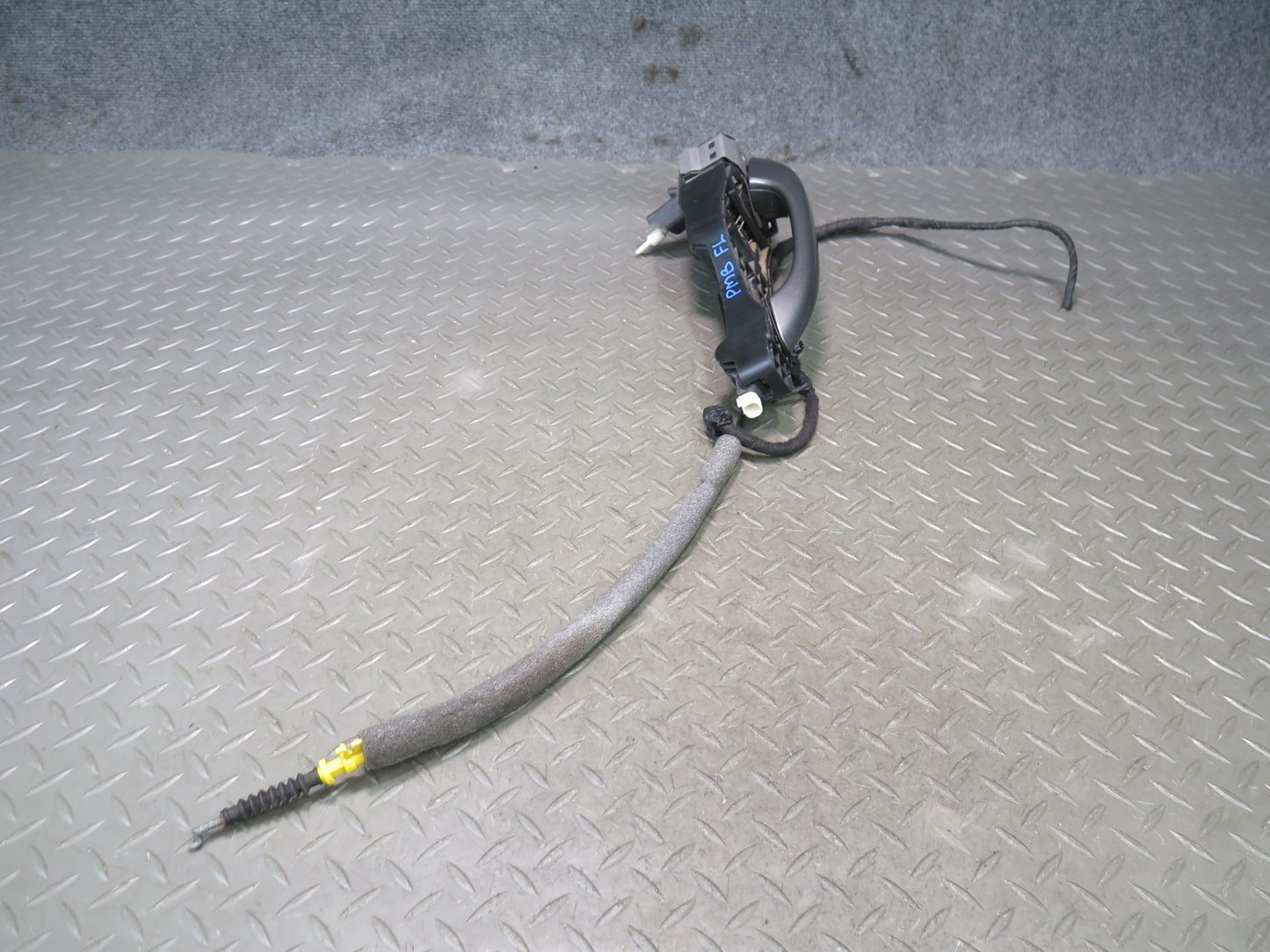 2015-2018 Porsche Macan Front Left Door Exterior Handle w Keyless Entry
