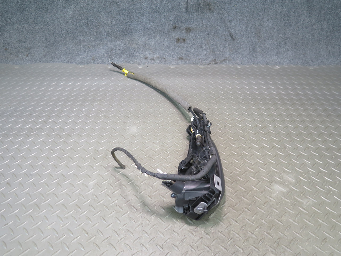 2015-2018 Porsche Macan Front Left Door Exterior Handle w Keyless Entry