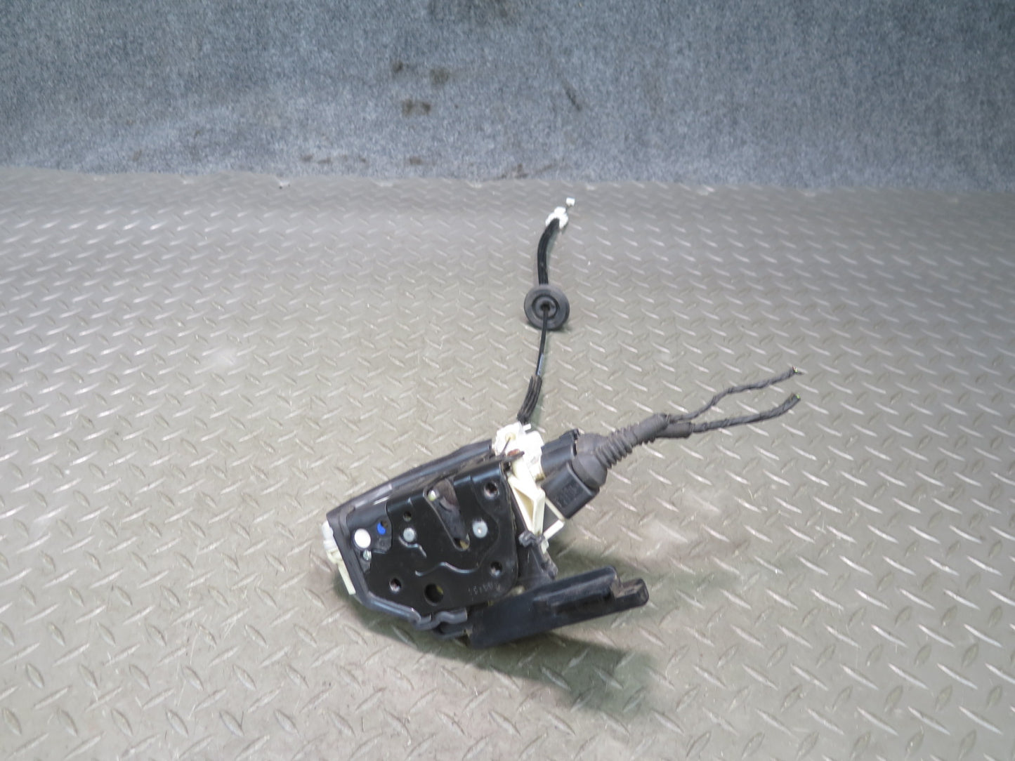 2015-2025 Porsche Macan Front Left Driver Side Door Lock Latch Actuator