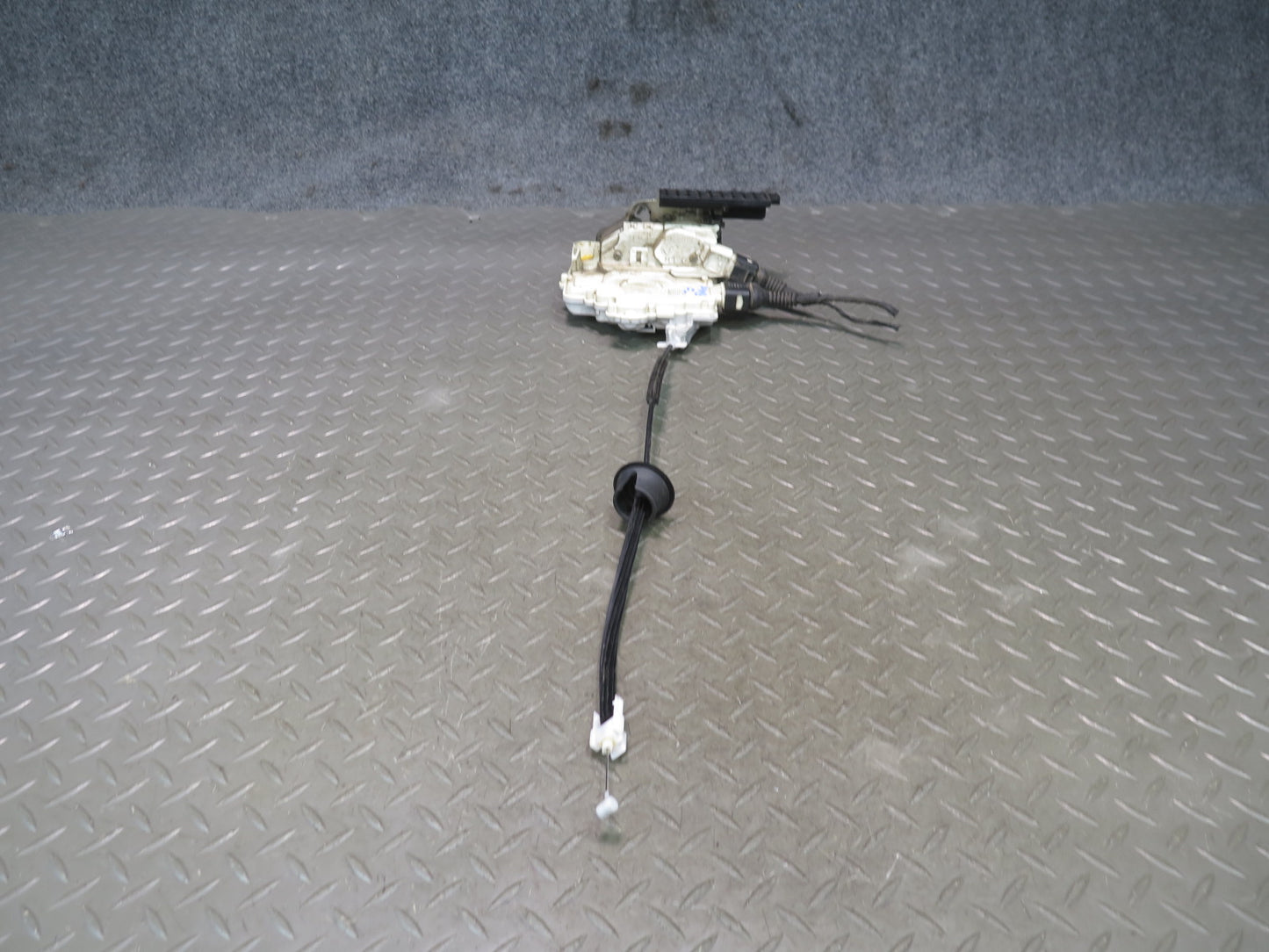 2015-2025 Porsche Macan Front Left Driver Side Door Lock Latch Actuator
