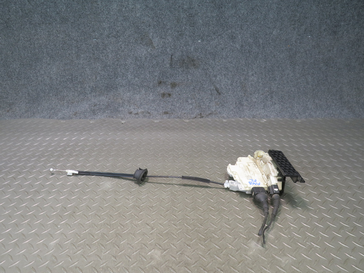 2015-2025 Porsche Macan Front Left Driver Side Door Lock Latch Actuator