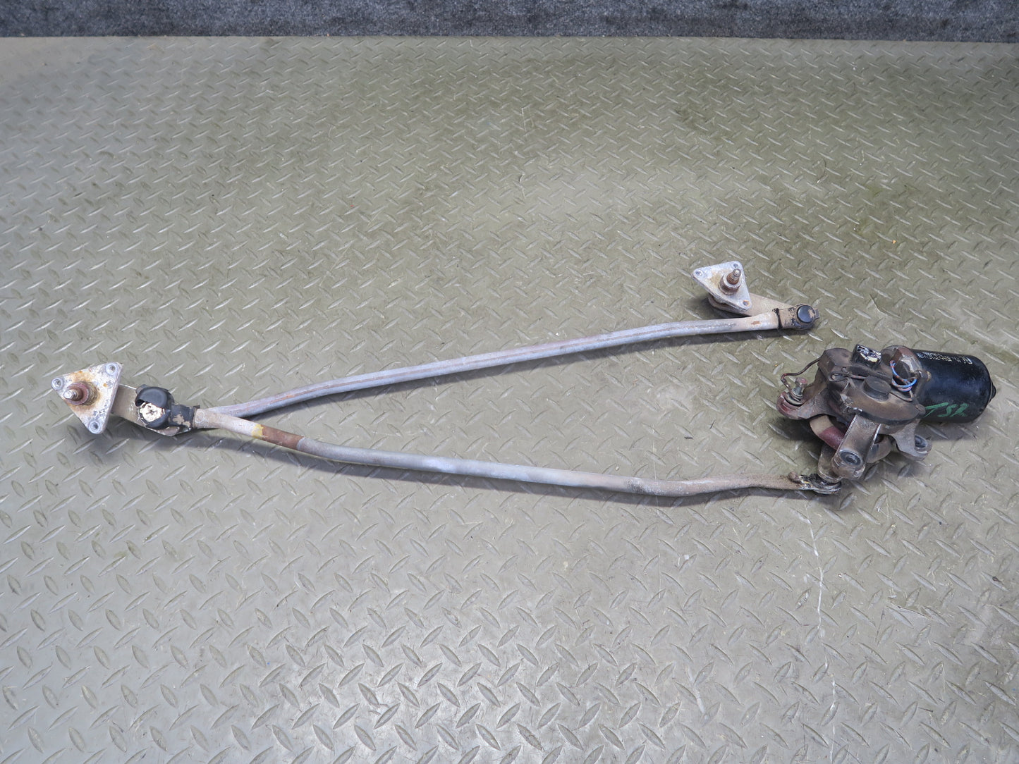 86-92 Toyota Supra MA70L Front Wiper Transmission Linkage w Motor OEM