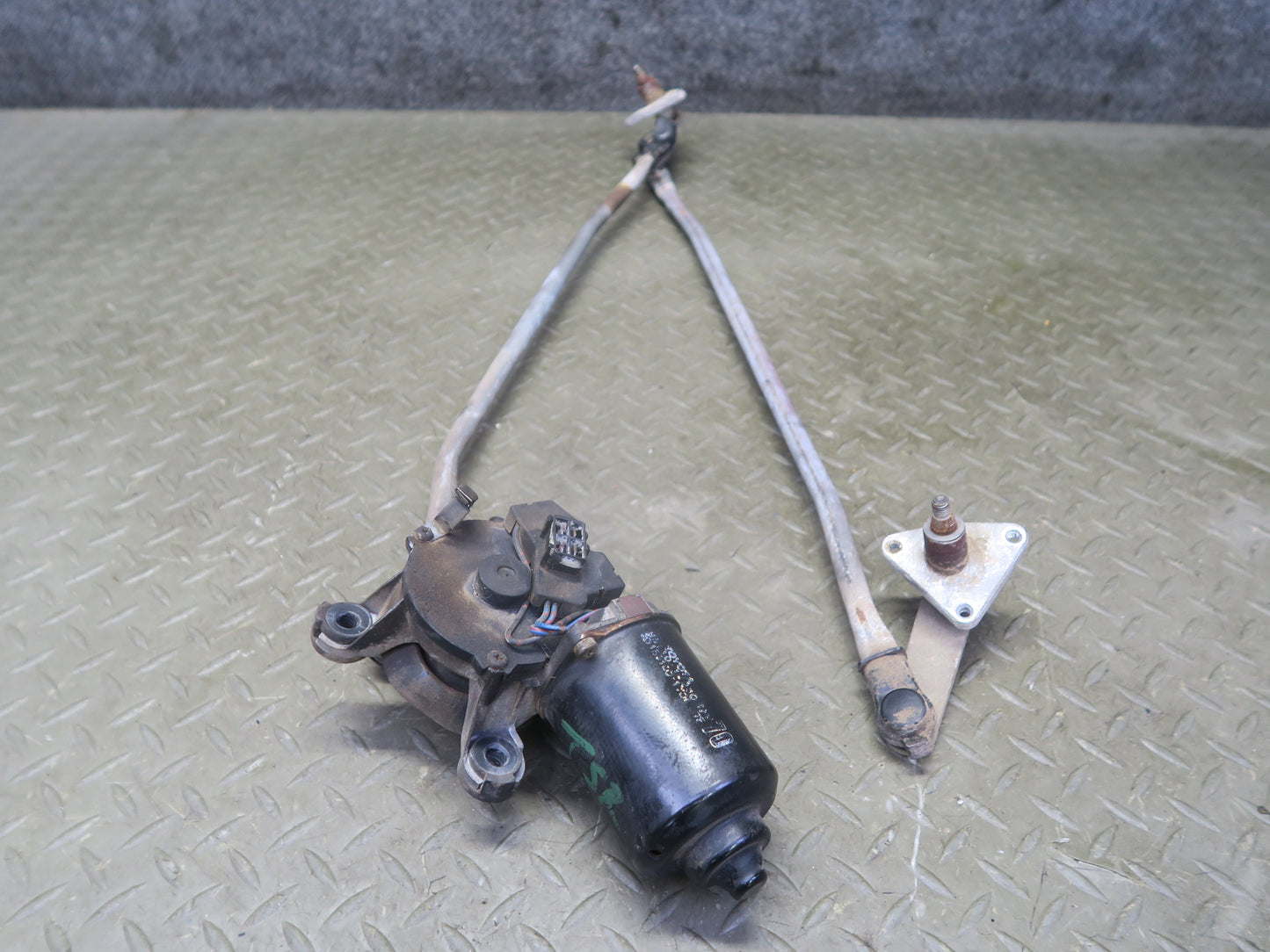 86-92 Toyota Supra MA70L Front Wiper Transmission Linkage w Motor OEM
